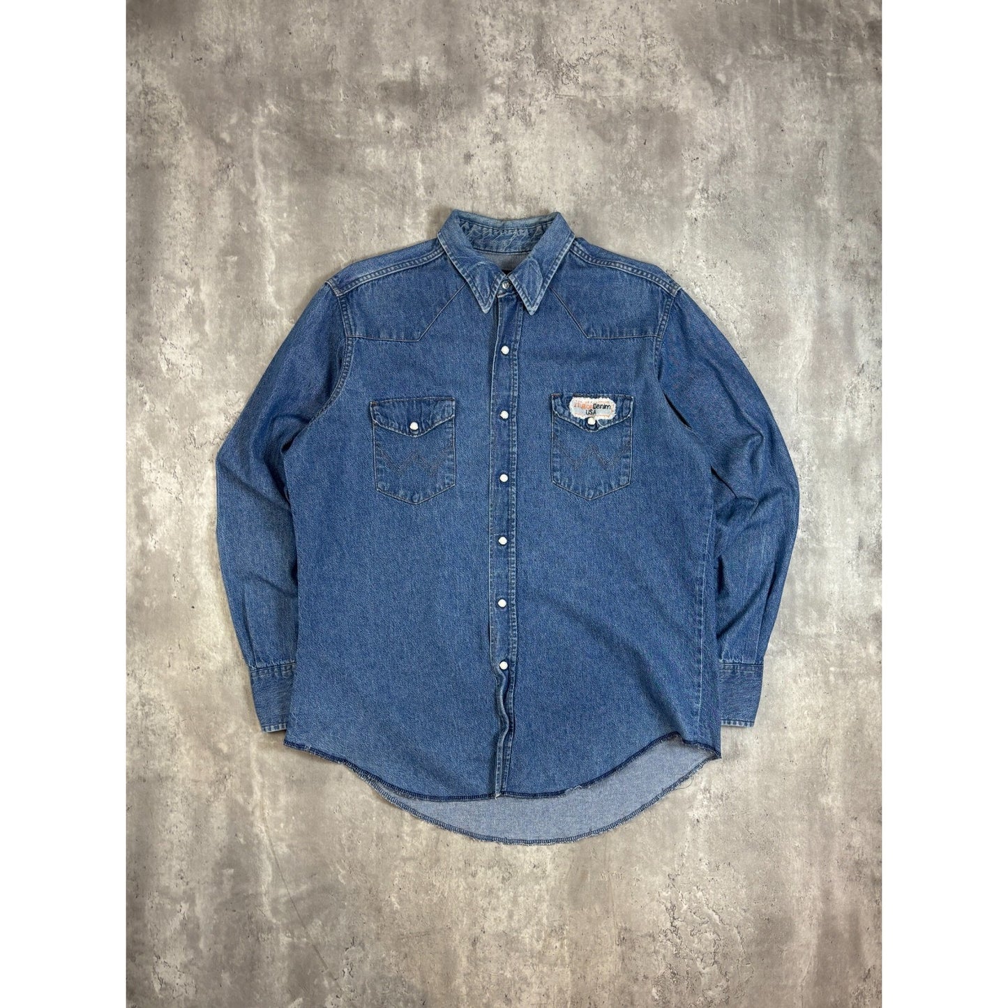 Vintage 1980s Wrangler Pearl Snap Medium Wash Denim Button Up Shirt Size XL