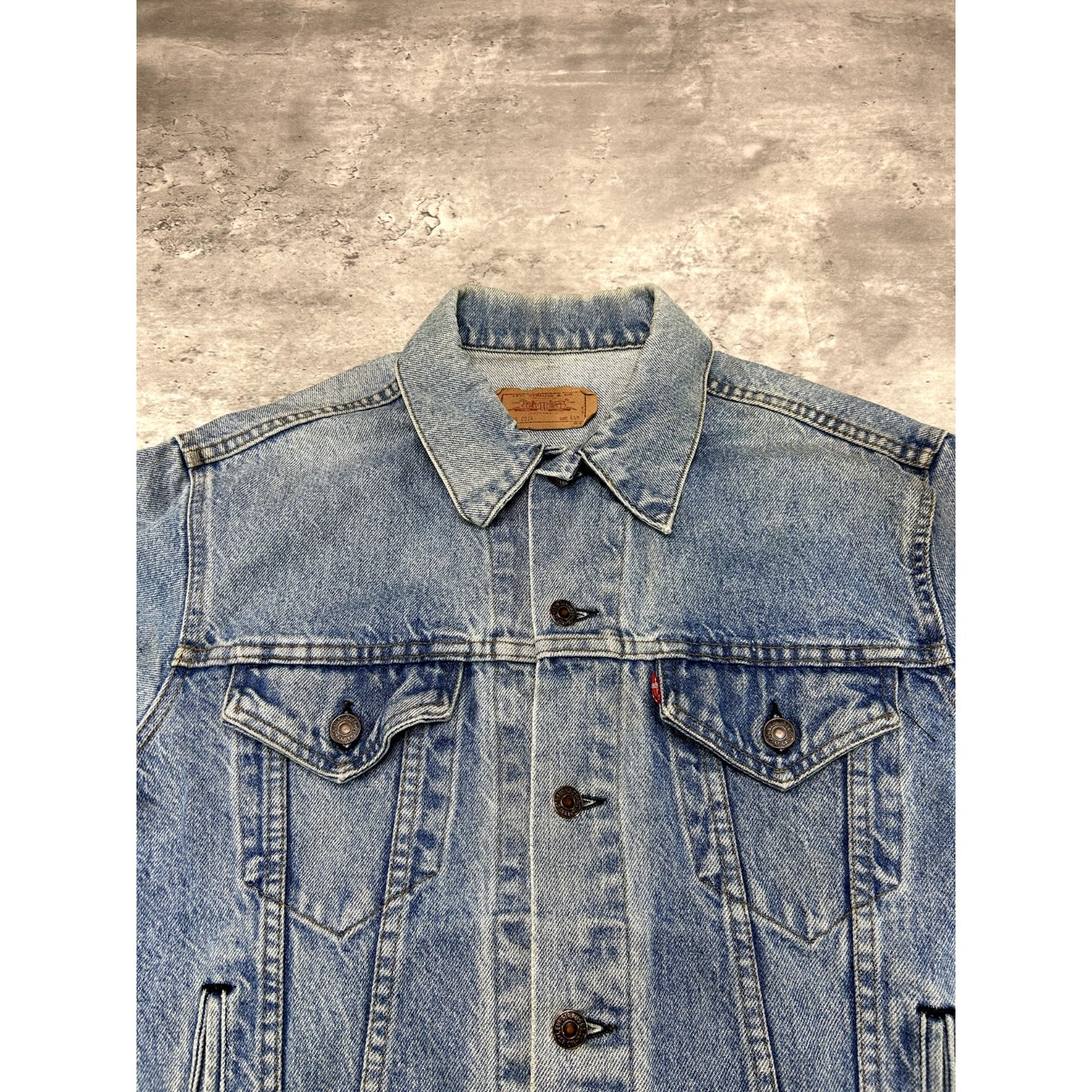 Vintage 80s Levis Red Tab Medium Wash Denim Type 3 Trucker Jacket Size 44R Medium