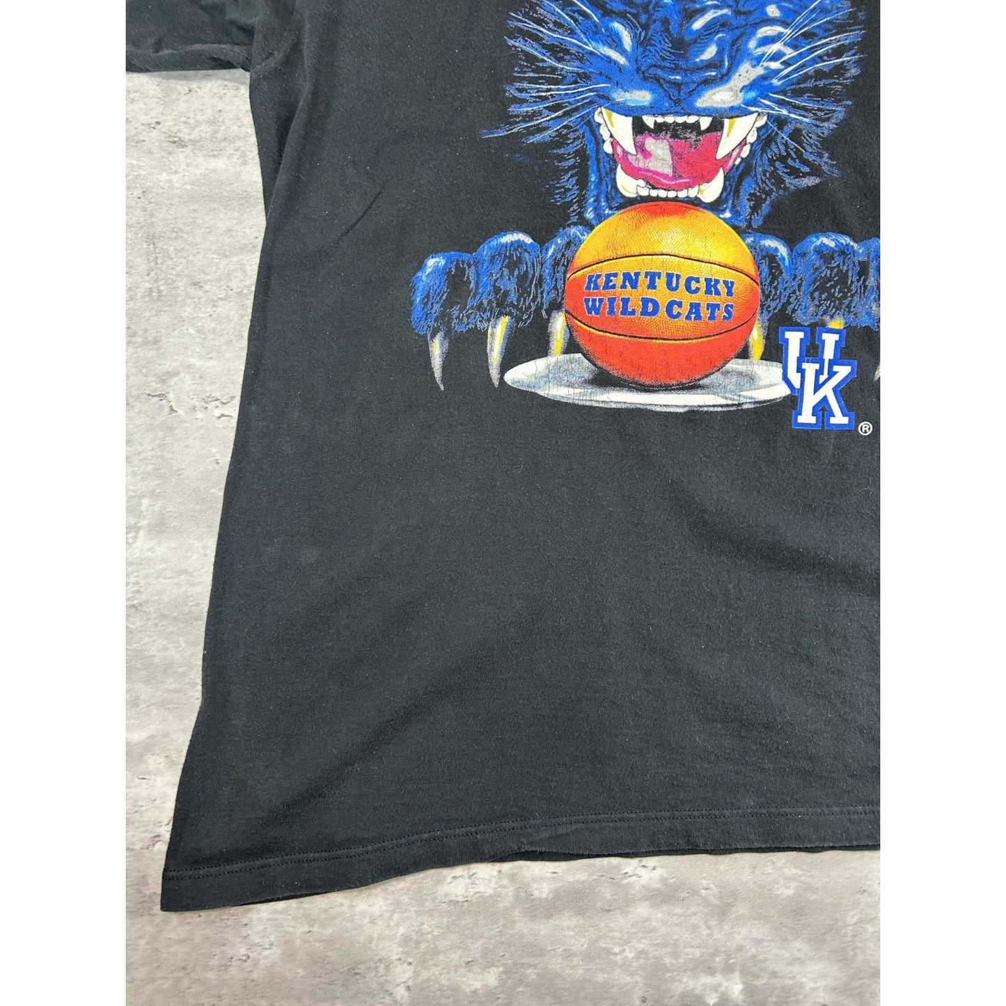 Vintage 90s Kentucky Wildcats NCAA Basketball Cartoon Graphic T-Shirt Size XL