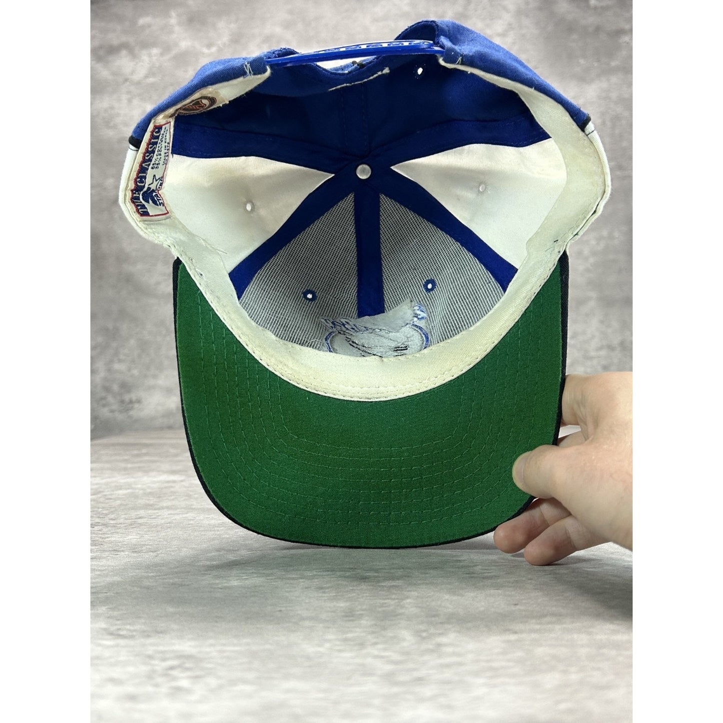 Vintage 90s Tampa Bay Lightning NHL Starter Embroidered Hockey Snapback Hat OSFA
