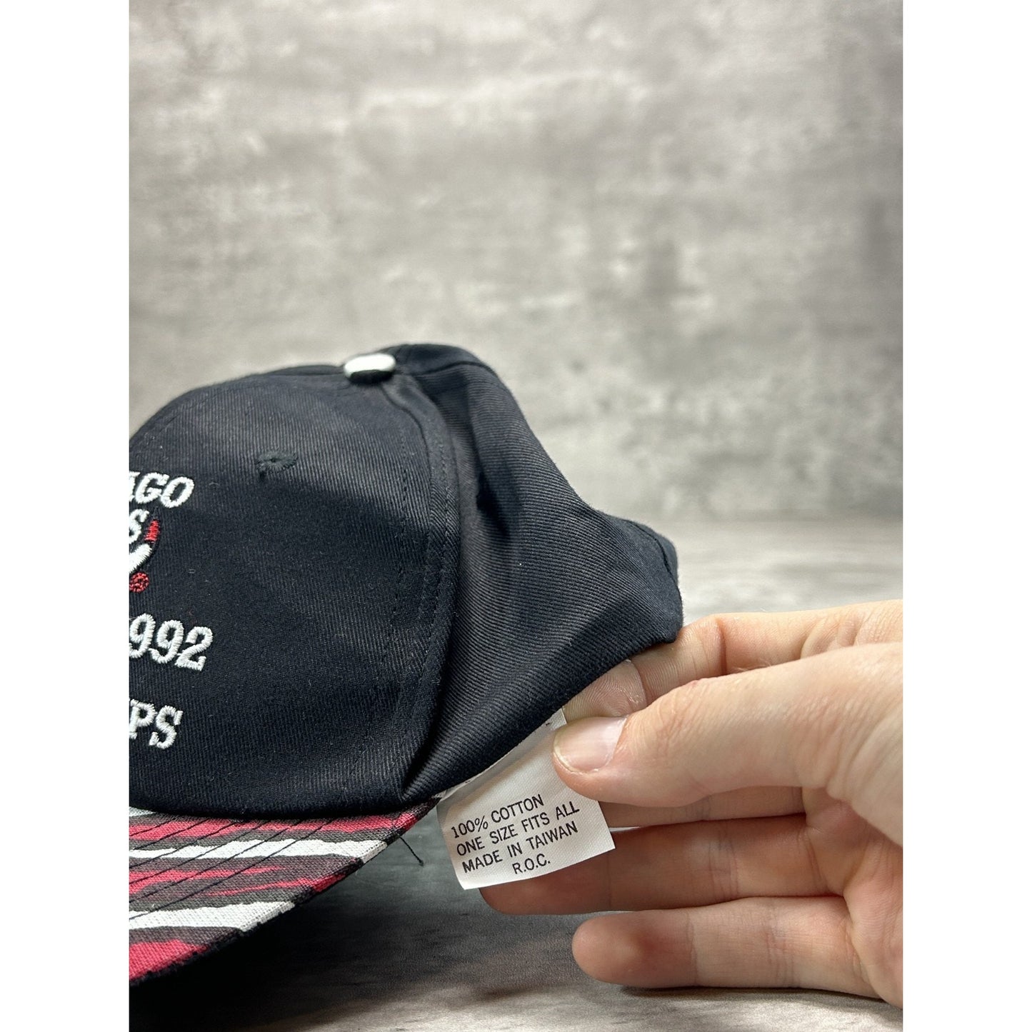 Vintage 1992 Chicago Bulls NBA World Champs Embroidered Snapback Hat OSFA