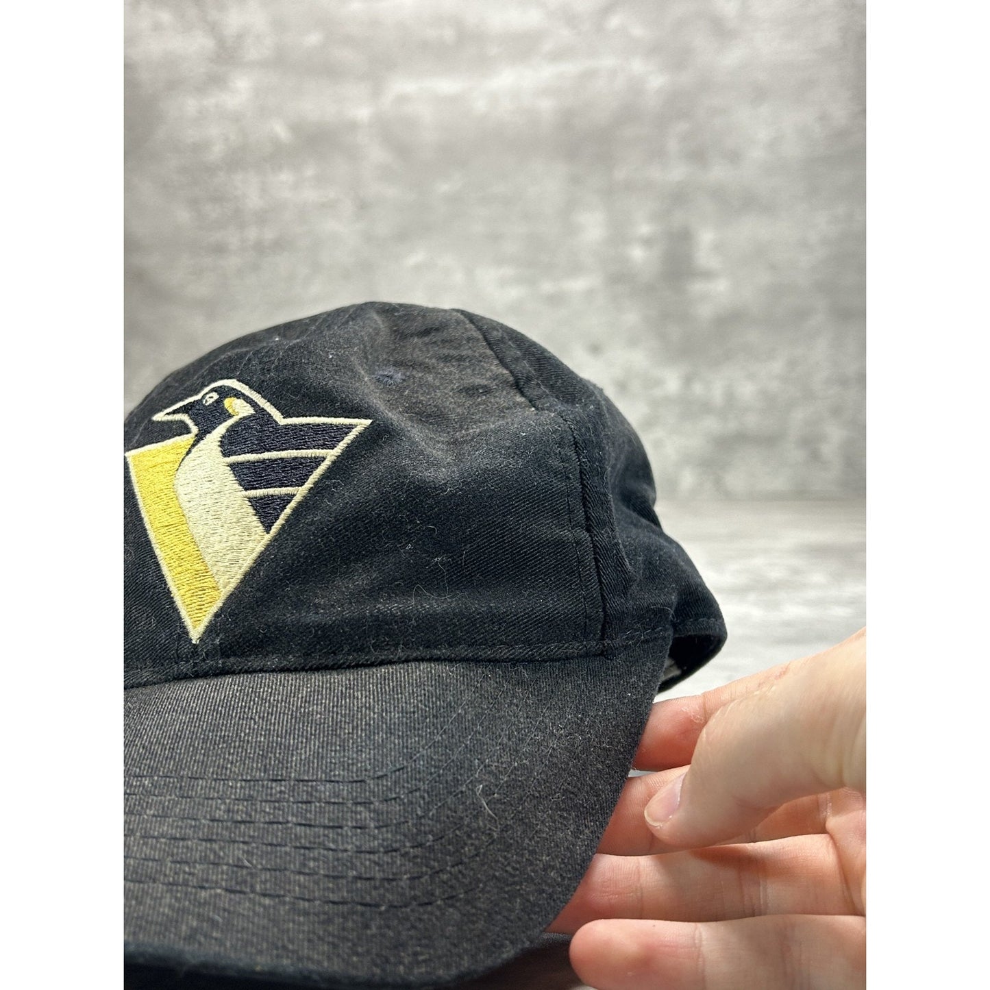 VTG 90s Pittsburgh Penguins NHL Sports Specialties Plain Logo Strapback Hat OSFA