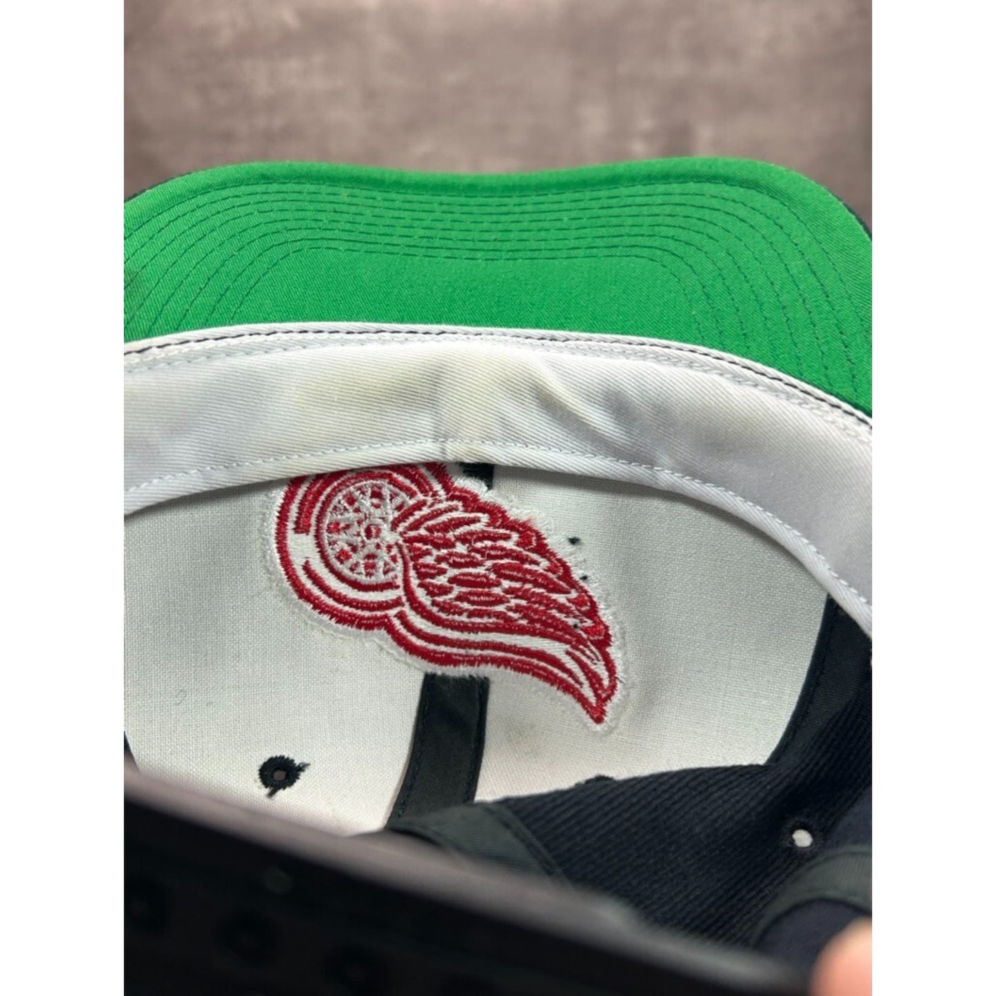 VTG 90s Detroit Red Wings NHL Sports Specialties Plain Logo Snapback Hat OSFA