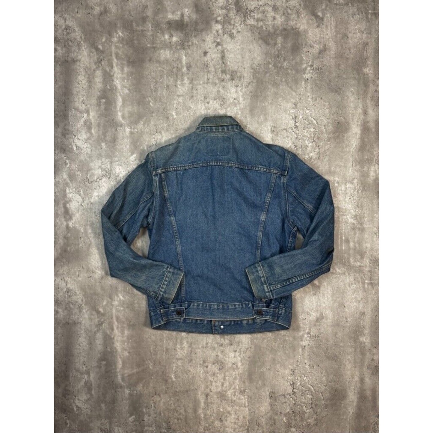 Vintage 80s/90s Levis Red Tab Medium Wash Type 3 Trucker Jacket Size 40 Medium