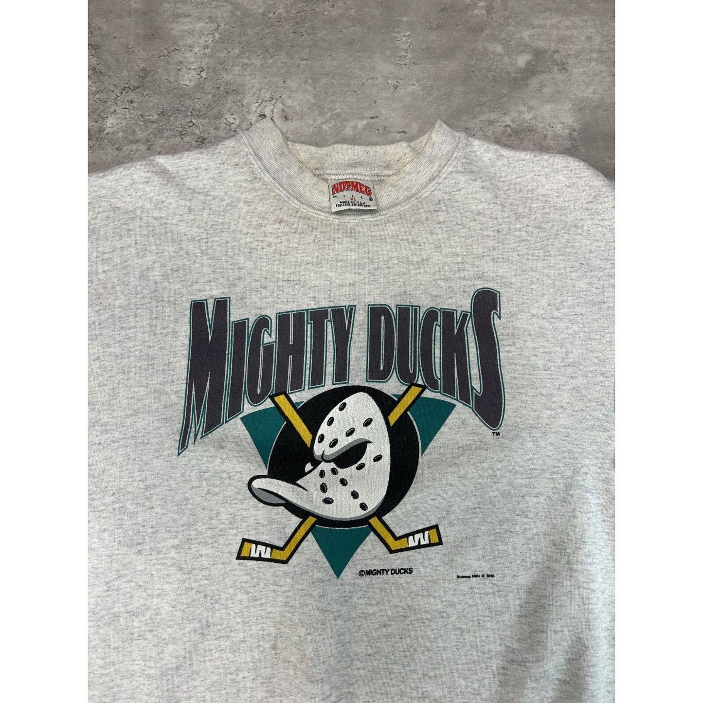 Vintage 90s Anaheim Ducks NHL Graphic Spellout Logo Hockey Sweatshirt Size XL