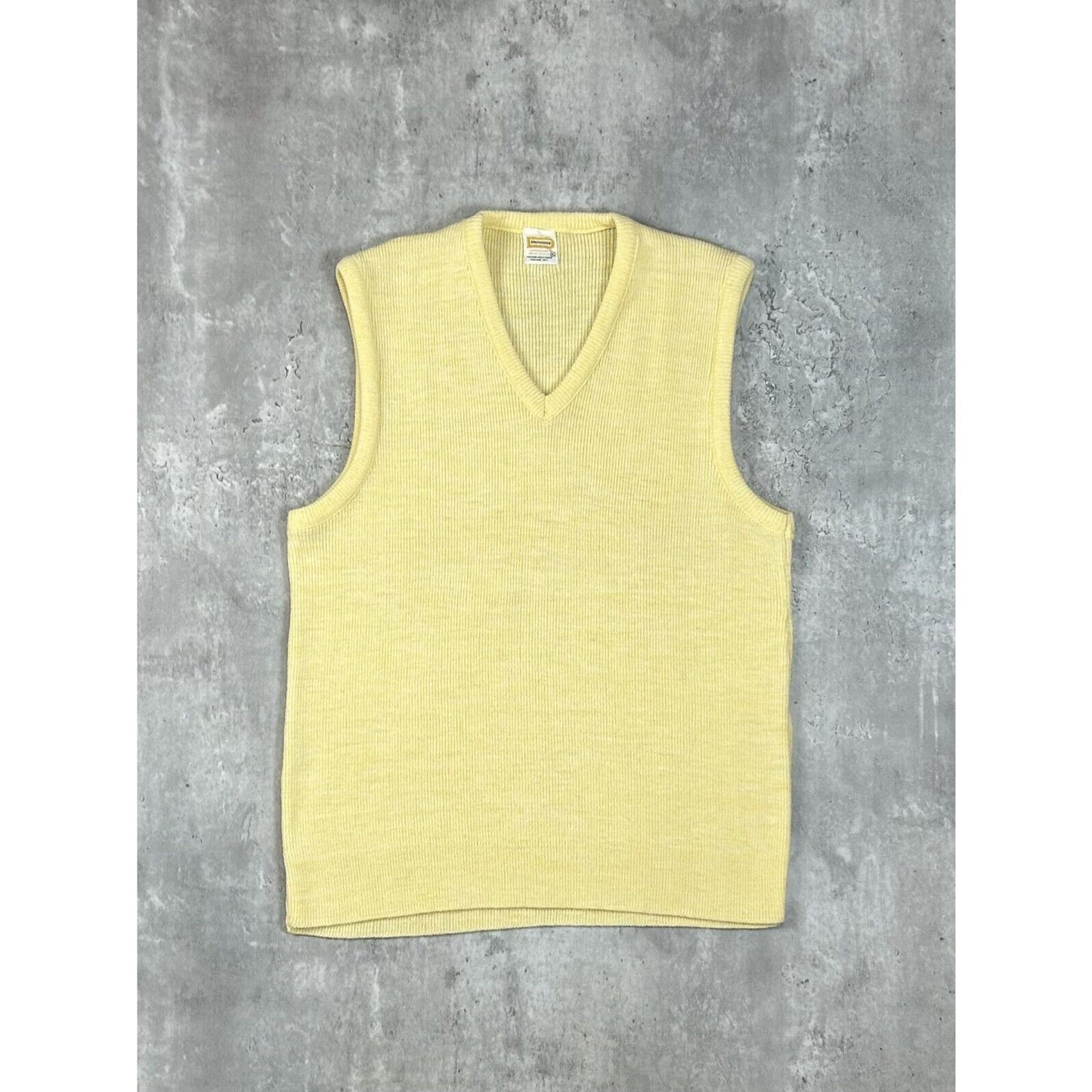Vintage 1960s Drummond Pull Over Ribbed Knit Sweater Vest Size XL Yellow