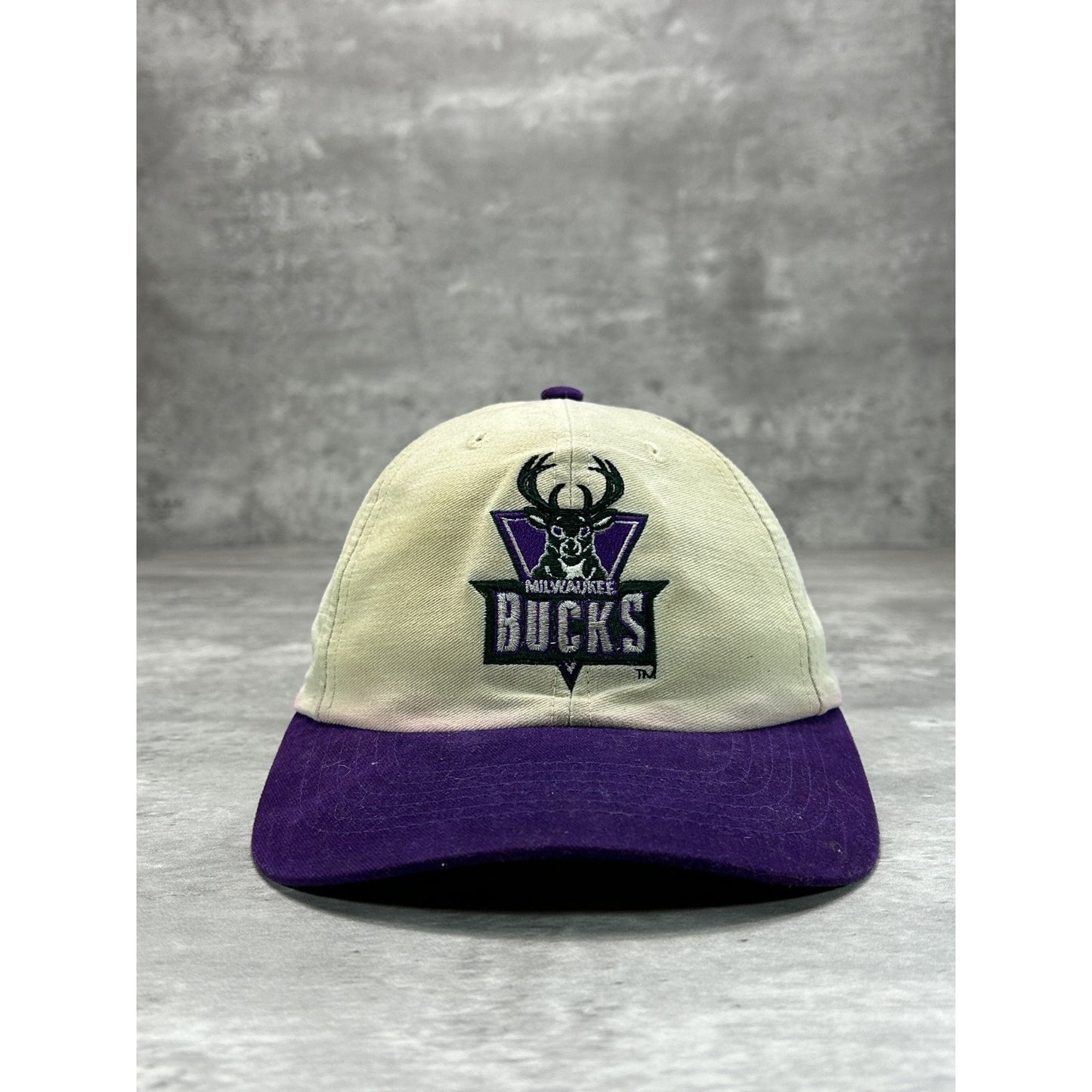 Vintage 90s Milwaukee Bucks NBA Embroidered Logo Basketball Snapback Hat OSFA