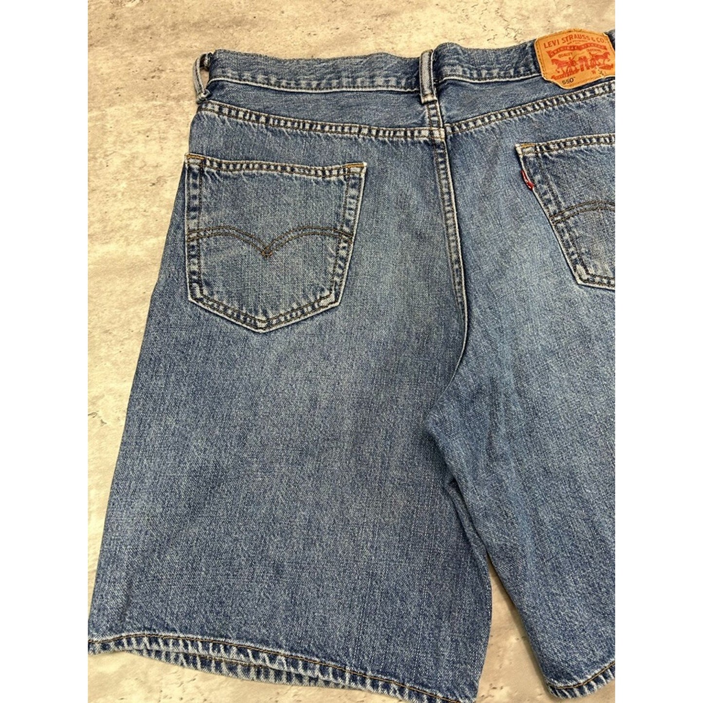 Vintage Levis 550 Red Tab Medium Wash Denim Shorts Size 36 Blue