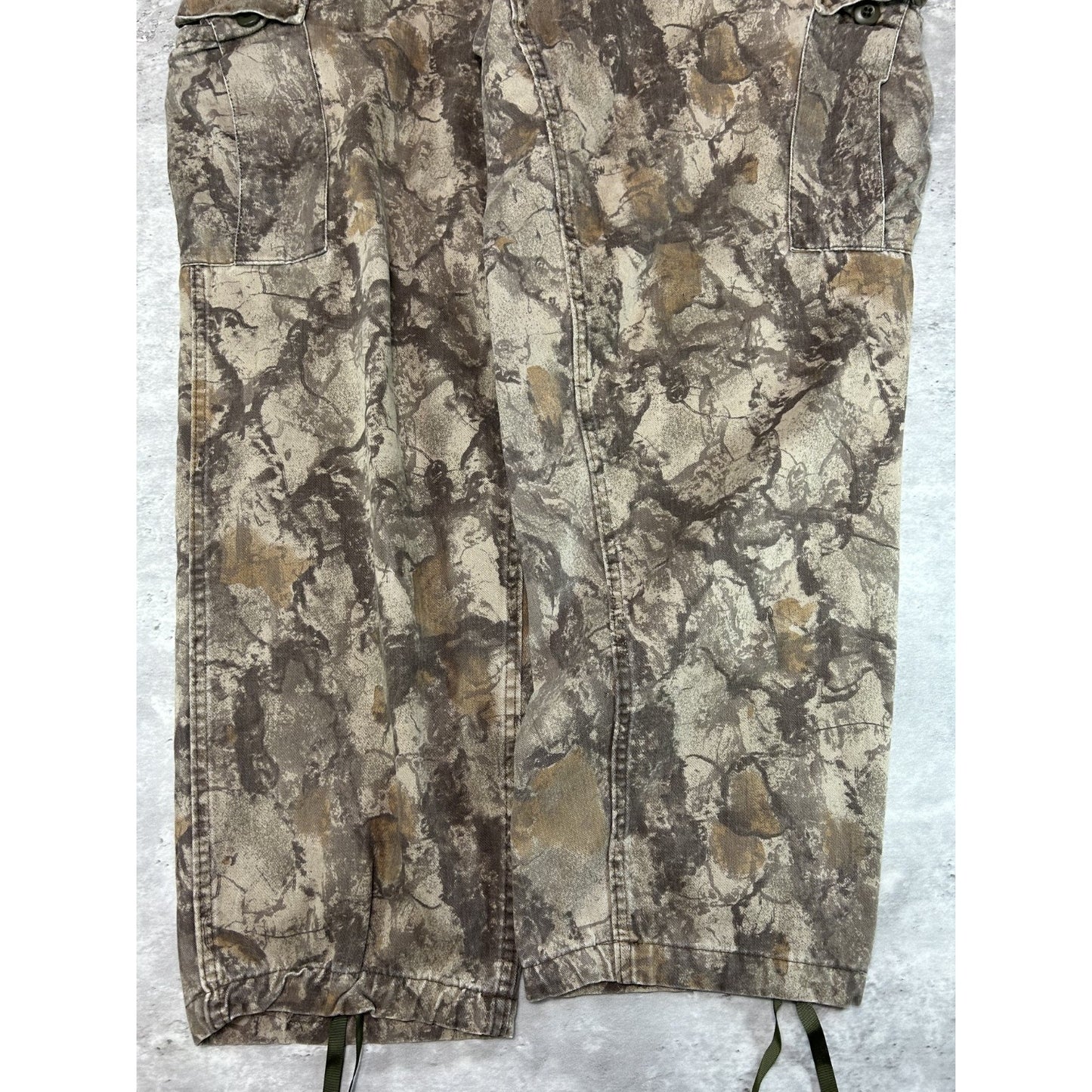 Vintage 90s Tree Camo Tactical Cargo Hunting Pants Size 41