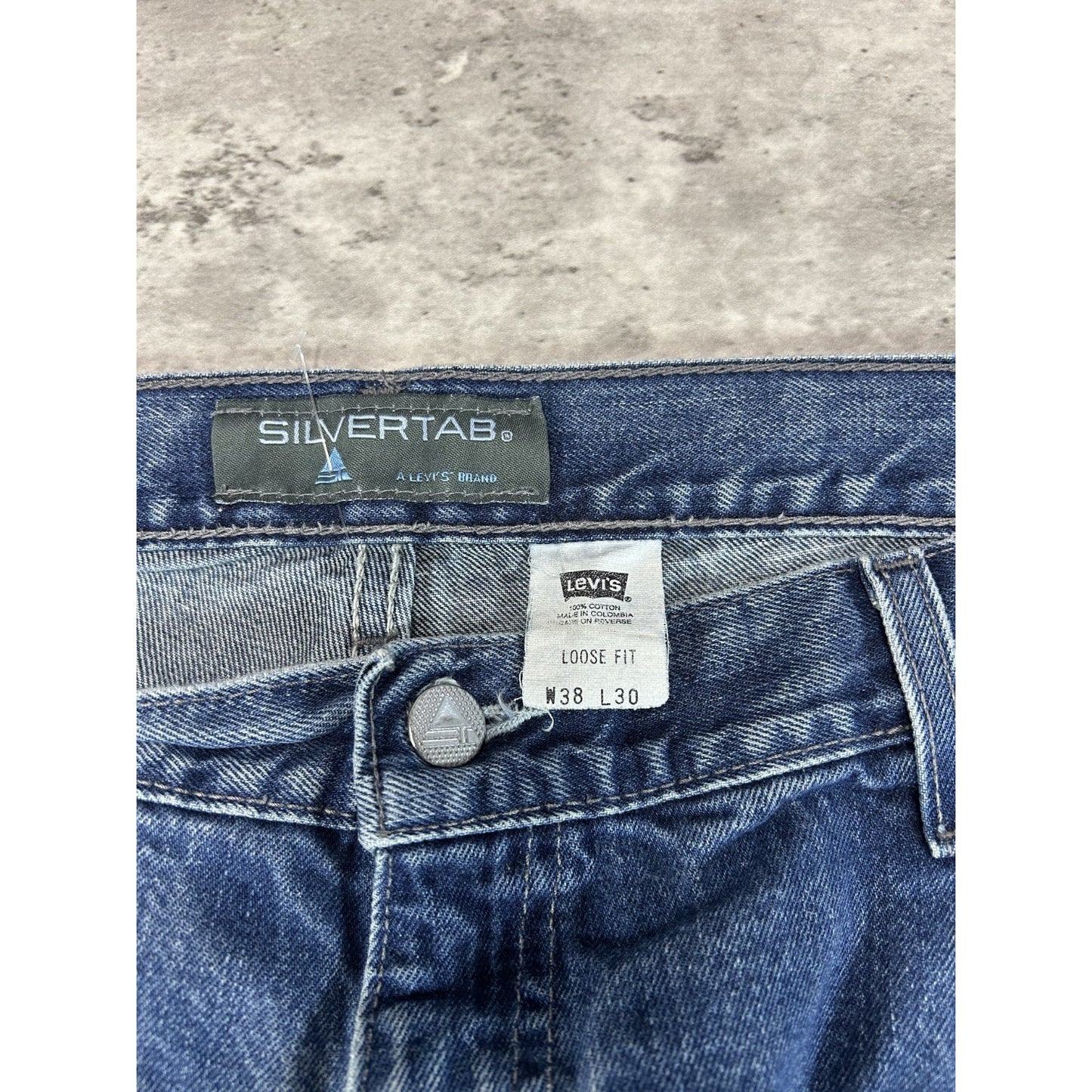 Vintage 2000s Levis Silvertab Loose Fit Dark Wash Denim Pants Size 38 Blue