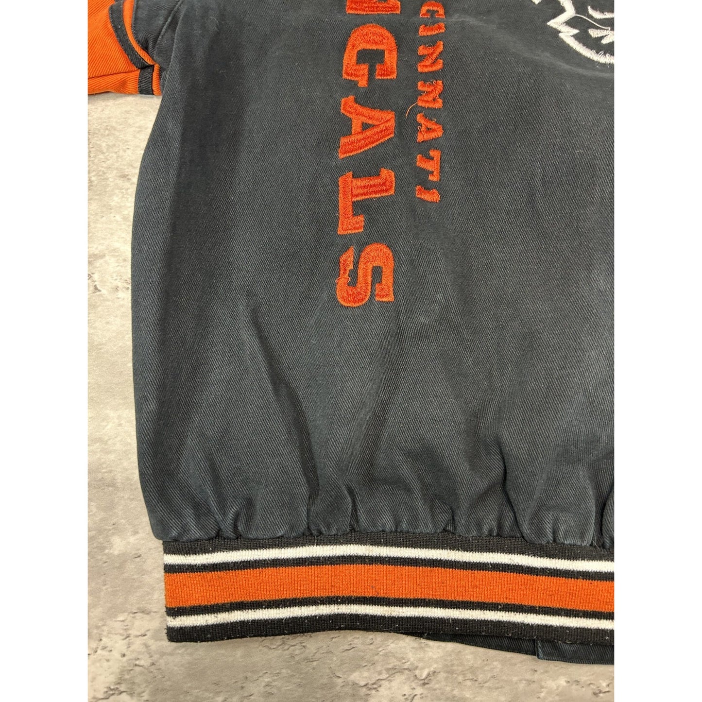 Cincinnati Bengals NFL Embroidered Logo Canvas Bomber Jacket Size Large