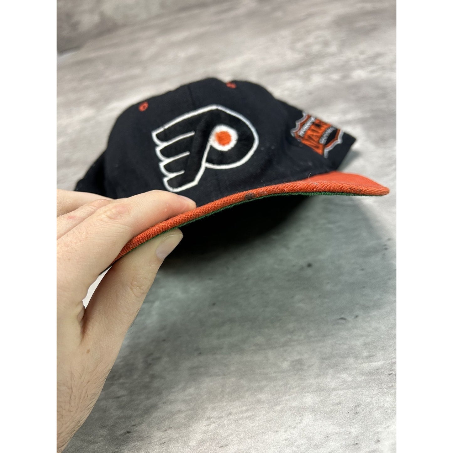 Vintage 90s Philadelphia Flyers NHL Embroidered Logo Hockey Fitted Hat Size 7