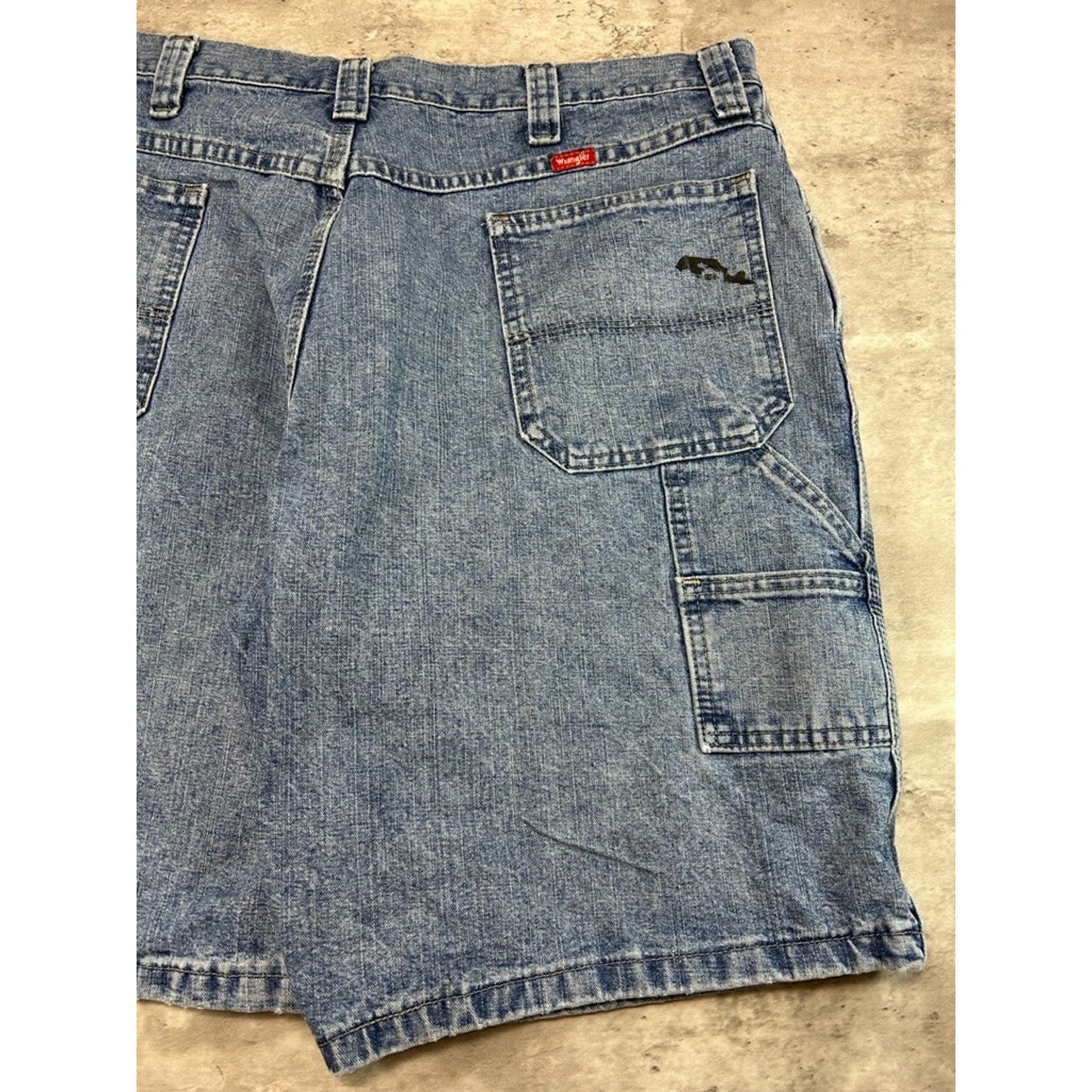 Vintage Wrangler Workwear Medium Wash Denim Carpenter Shorts Size 38 Blue