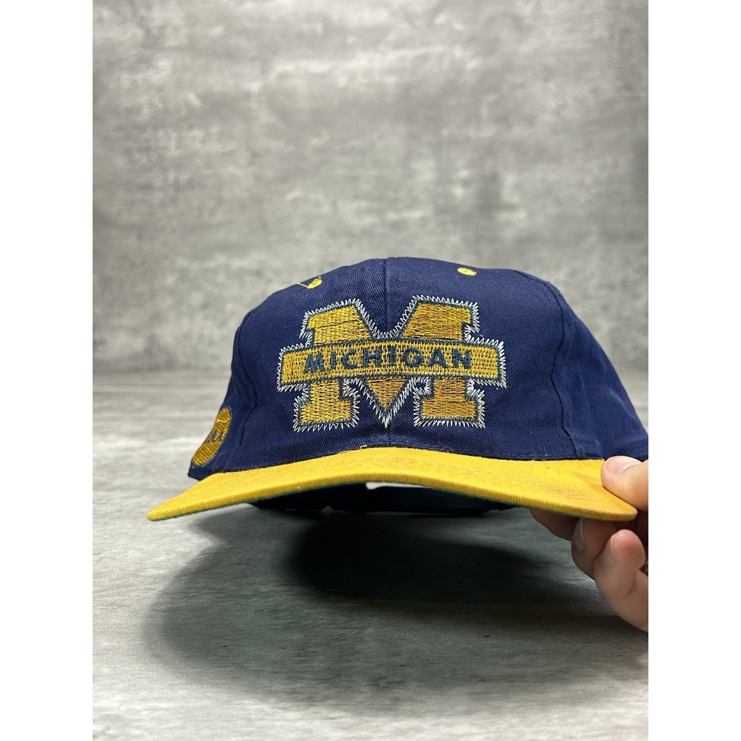 Vintage 90s Michigan Wolverines NCAA Embroidered Logo Snapback Hat OSFA