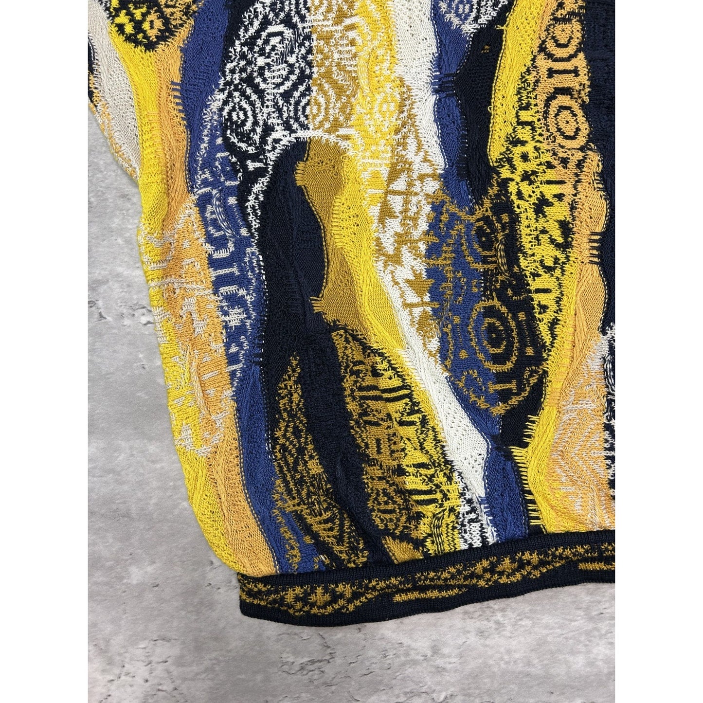 Vintage 90s Coogi Abstract 3D Knit 1/4 Button Collared Knit Sweater Size XL