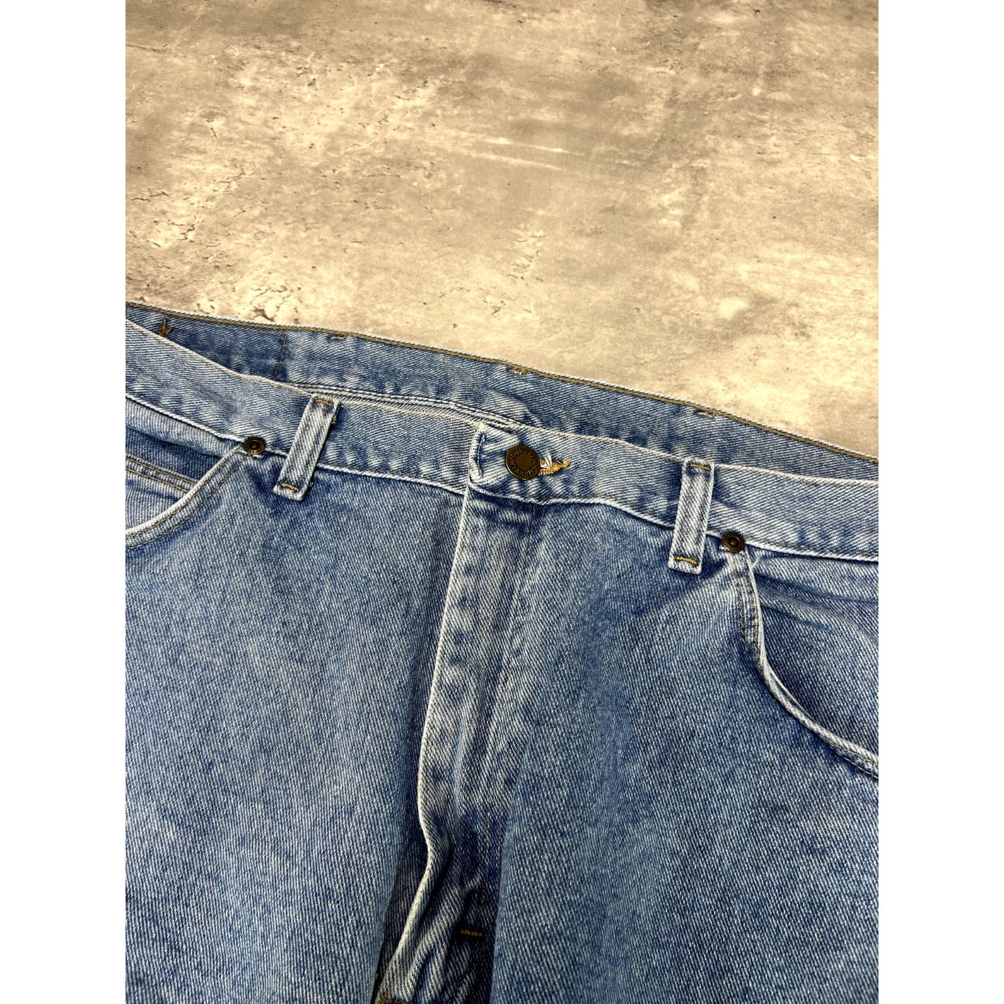 Vintage Wrangler Authentic Jeans Light Wash Denim Pants Size 37W Blue