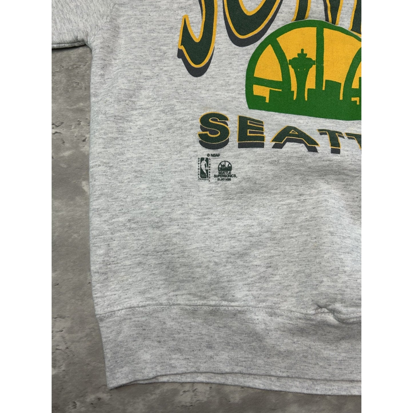 Vintage 90s Seattle Super Sonics NBA Graphic Spellout Sweatshirt Size Large