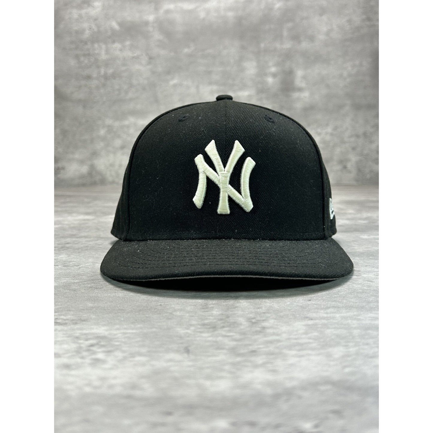 New York Yankees MLB Embroidered Logo Baseball Fitted Hat 7 1/2 Black