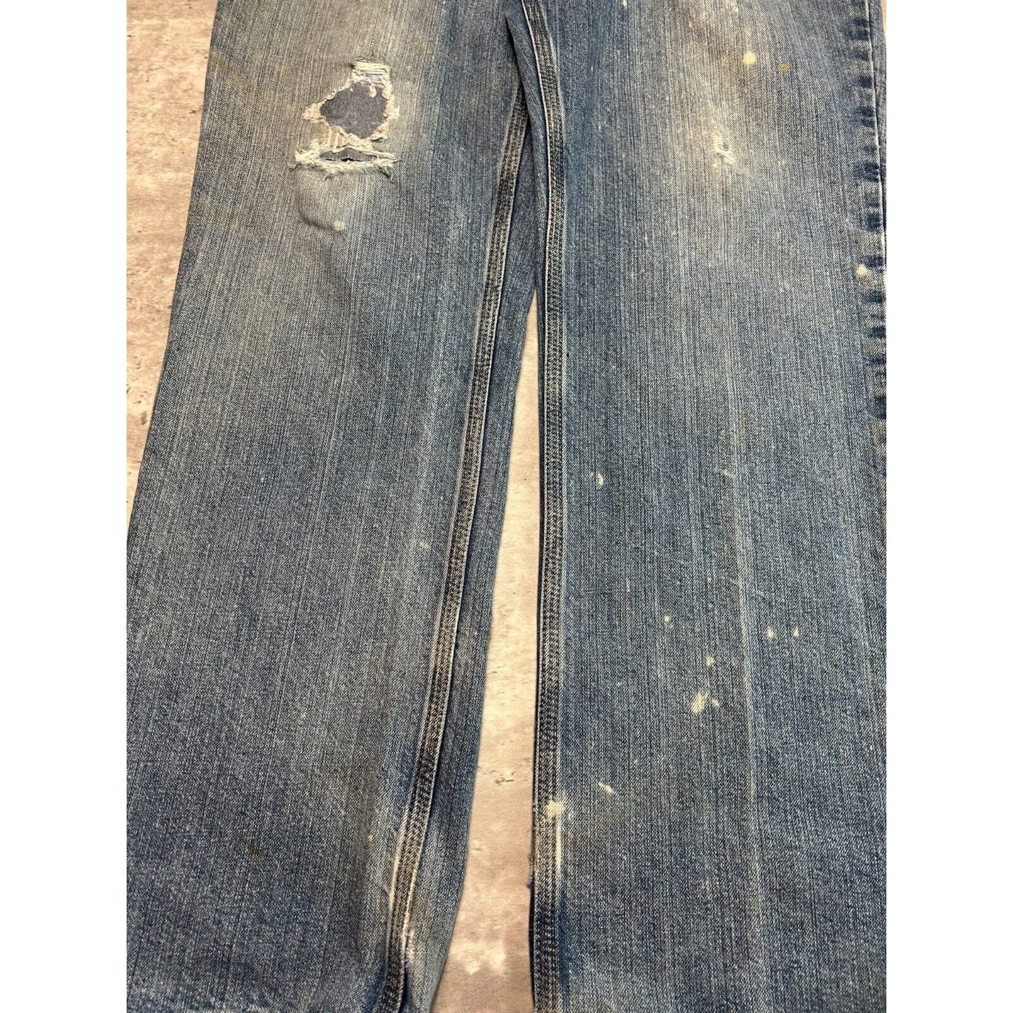 Carhartt Relaxed Fit Medium Wash Denim Distressed Workwear Pants Size 35