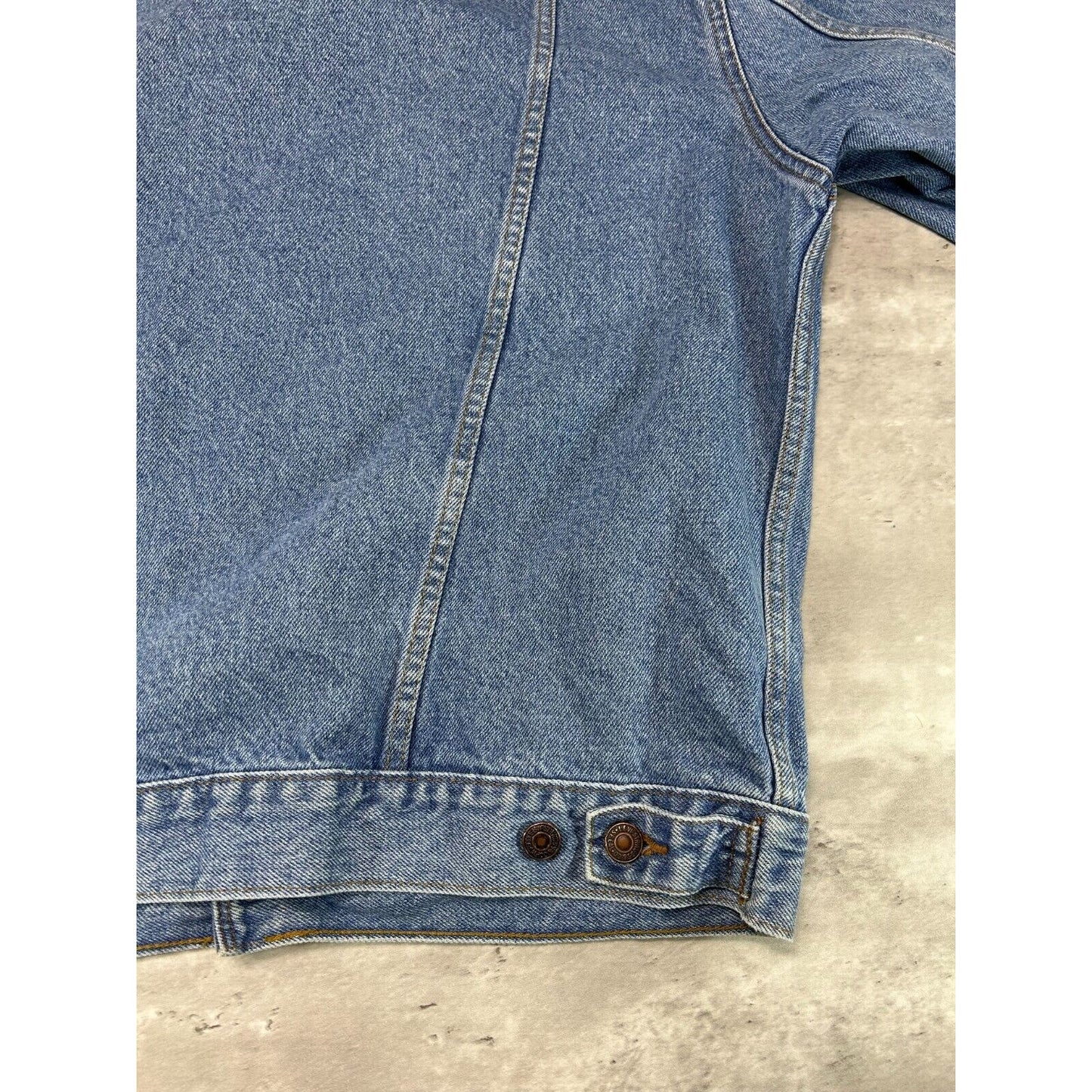 Vintage 90s Levis Red Tab Medium Wash Denim Type 3 Trucker Jacket Size Large