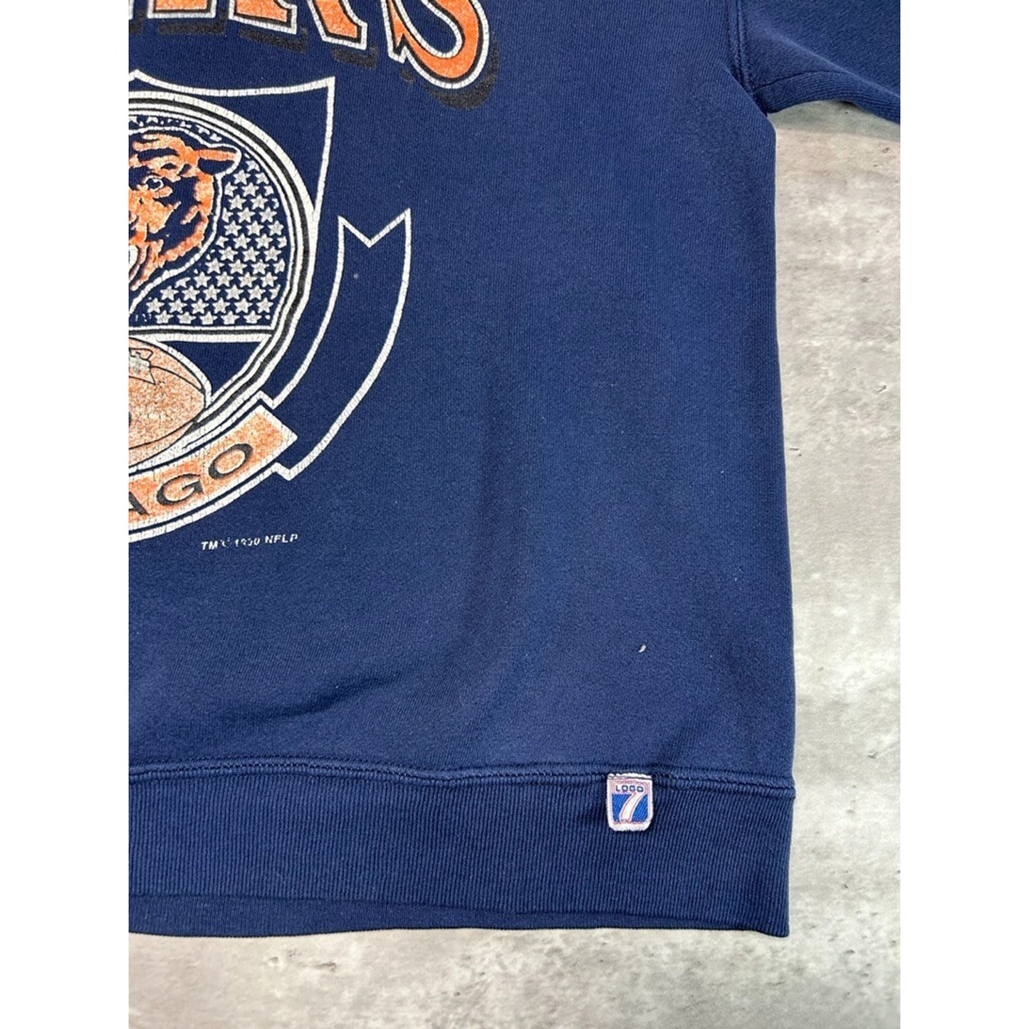 Vintage 1990 Chicago Bears NFL Graphic Football Crest Sweatshirt Size XL Blue