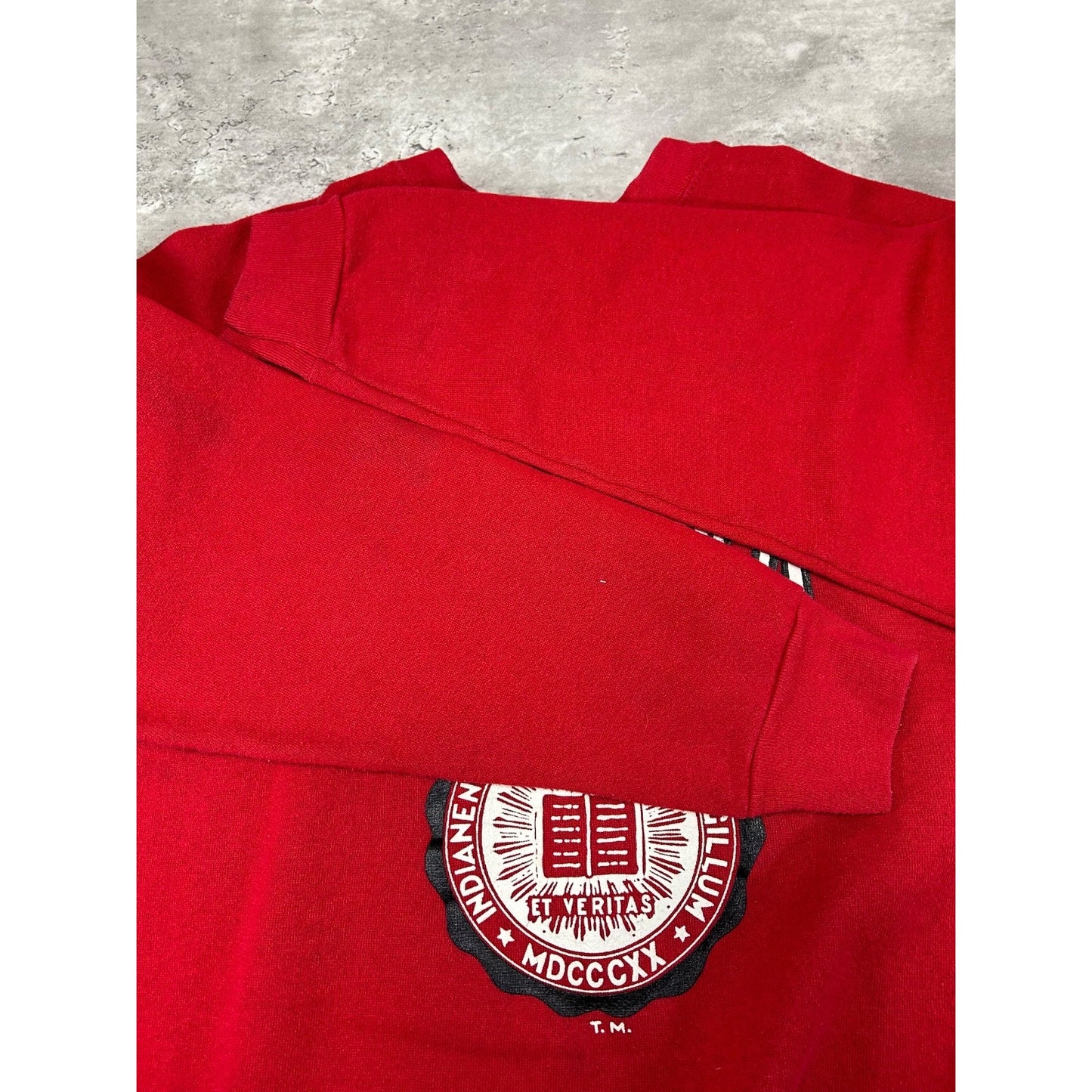 Vintage 90s Indiana Hoosiers NCAA Collegiate Crest Graphic Sweatshirt Sz Medium