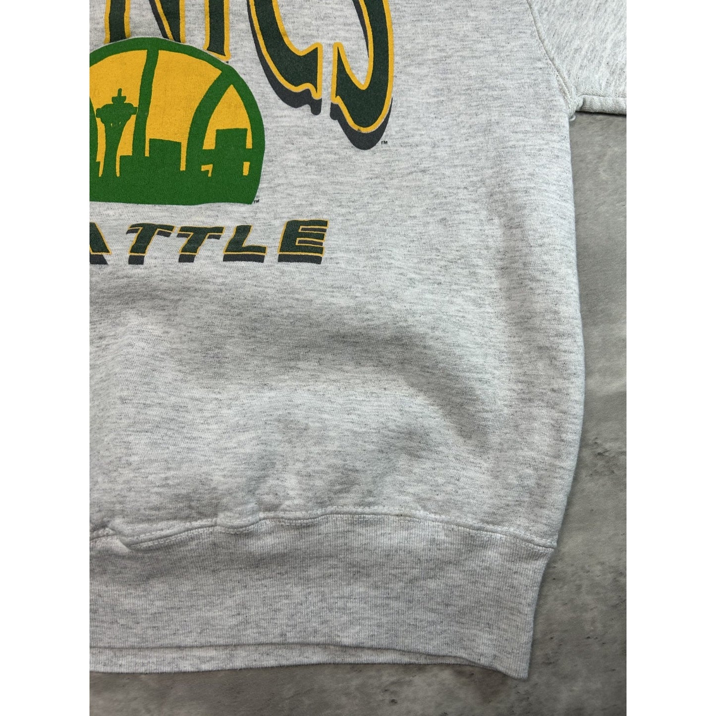 Vintage 90s Seattle Super Sonics NBA Graphic Spellout Sweatshirt Size Large