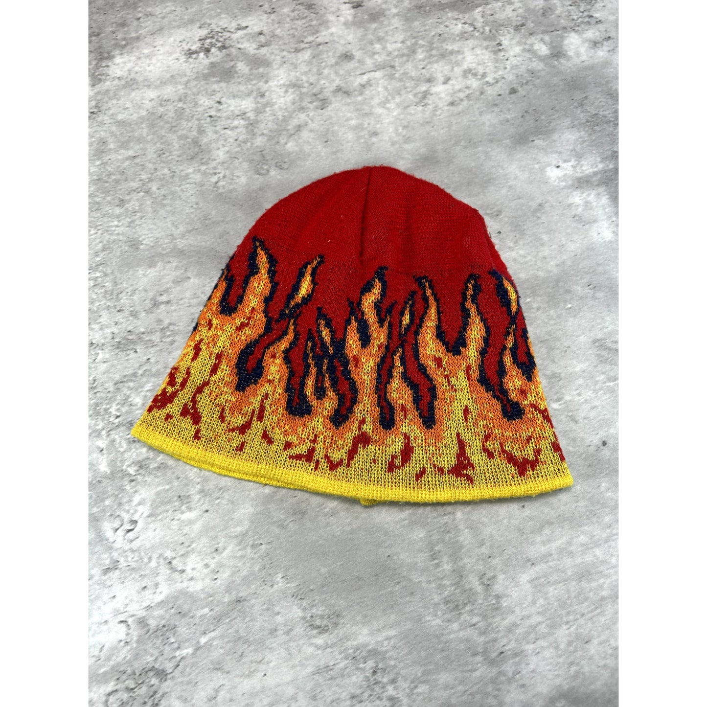 Vintage Y2K 200s Flame Print Detailed Graphic Beanie Hat OSFA Red