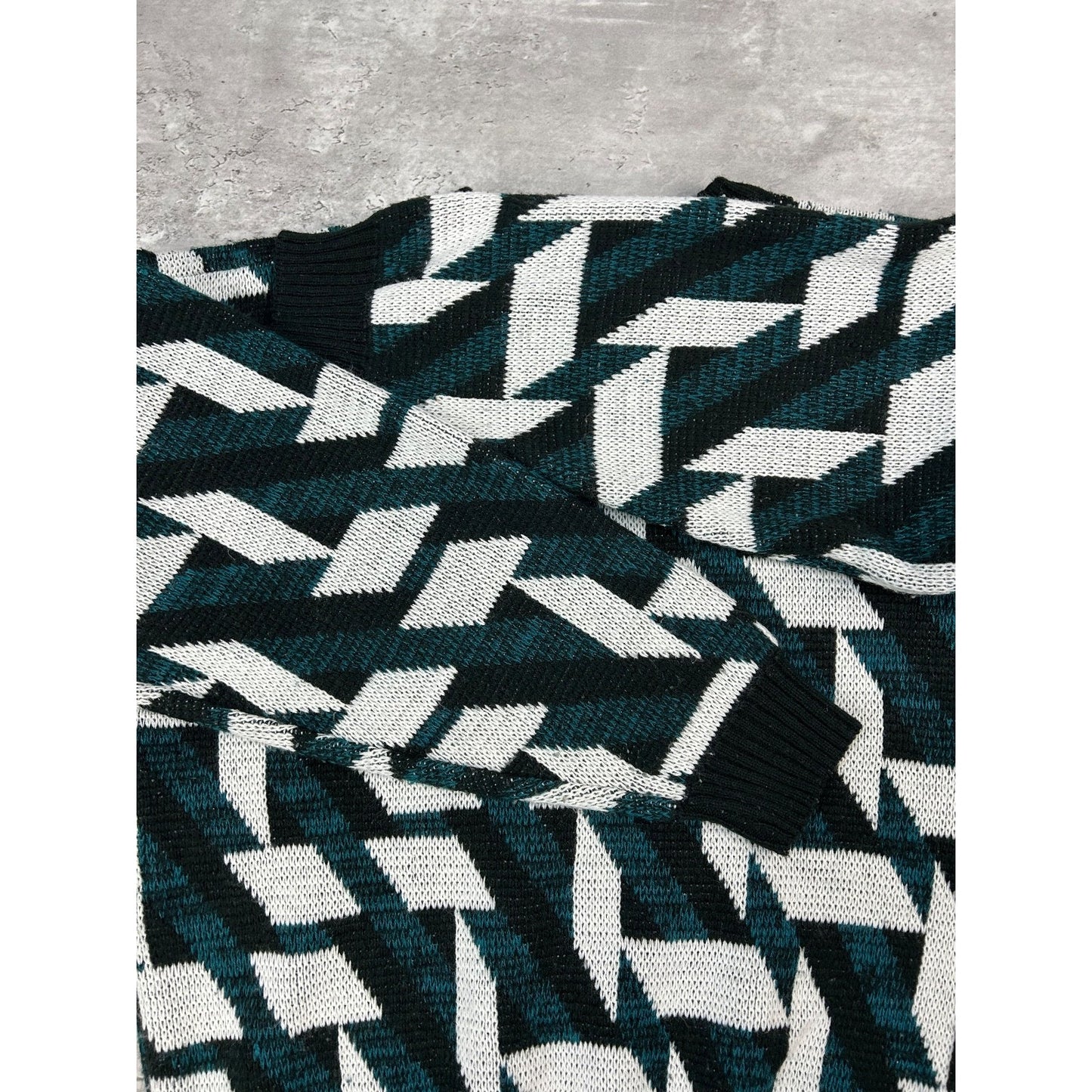 Vintage 80s/90s Abstract Geometric Print Knit Sweater Size Medium