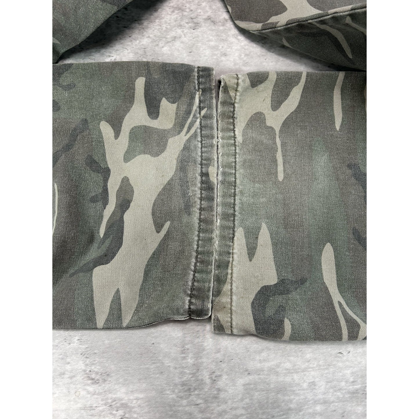 Vintage Wrangler Jeans Woodland Camo Hunting Cargo Pants Size 39W