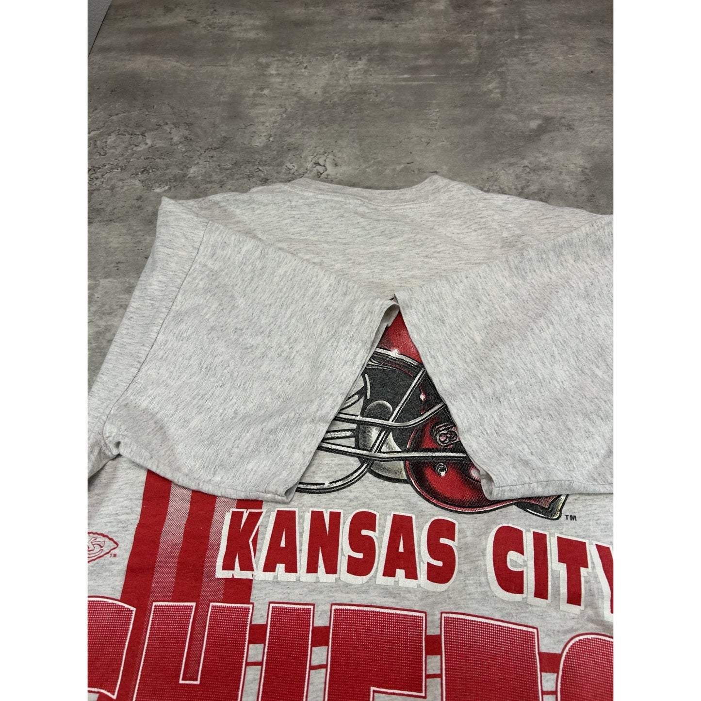 Vintage 90s Kansas City Chiefs NFL Spellout Helmet Graphic T-Shirt Size XL