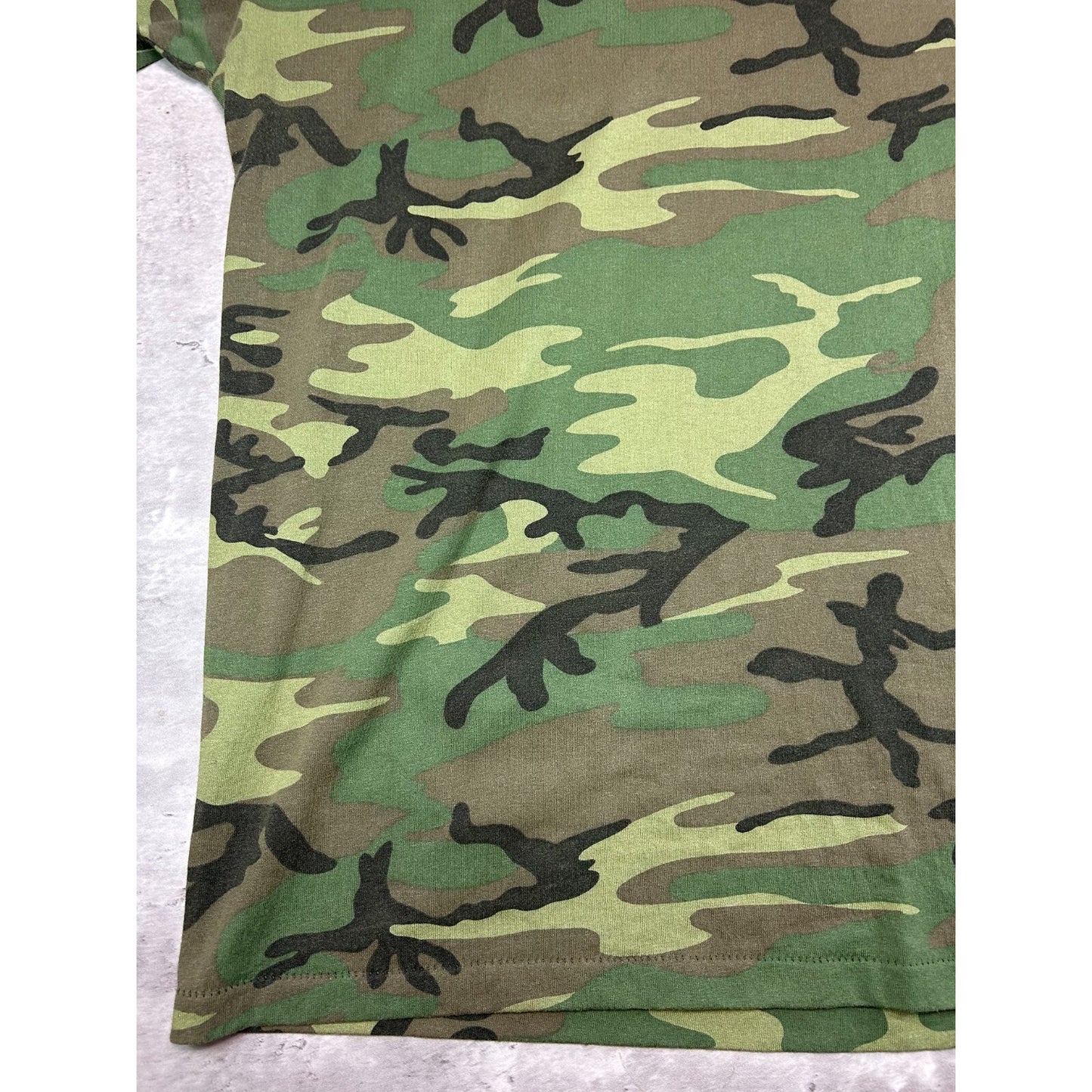 Vintage 80s Woodland Camo Hunting T-Shirt Size XXL