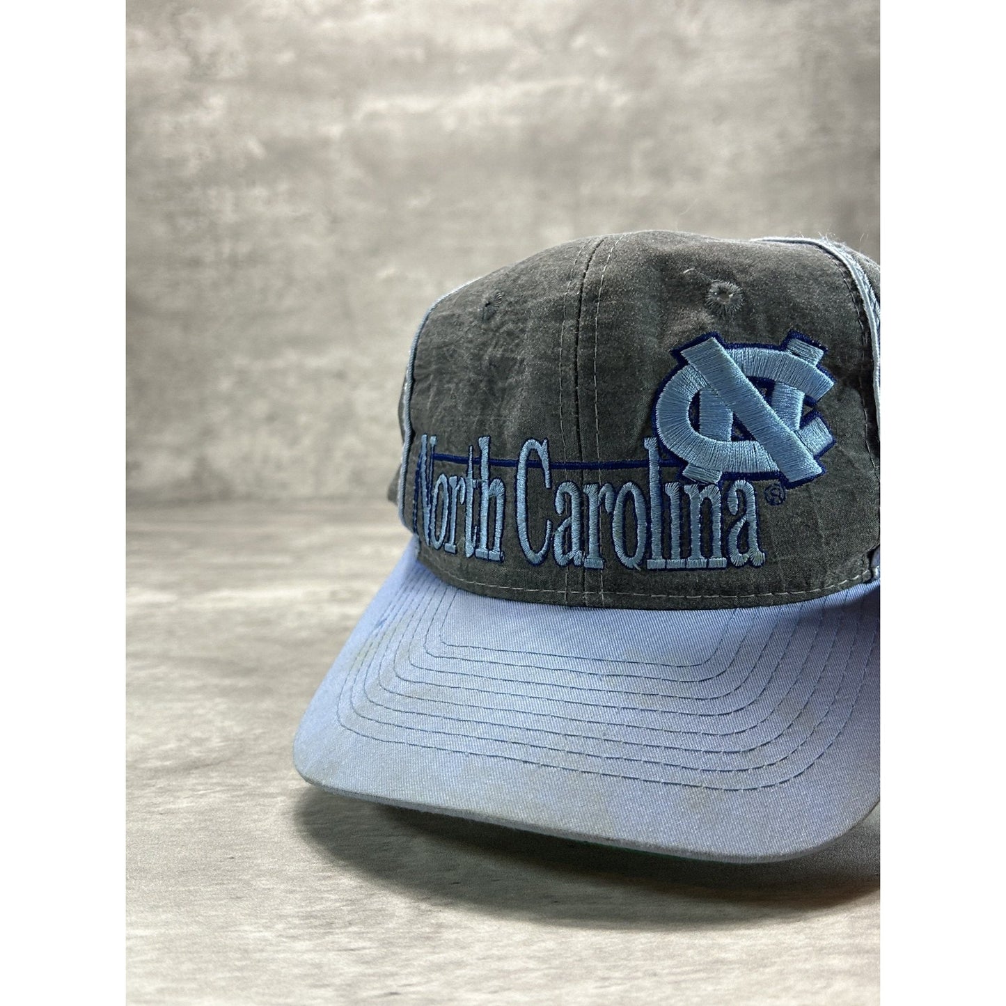 Vintage 90s North Carolina Tarheels NCAA Embroidered Spellout Snapback Hat OSFA