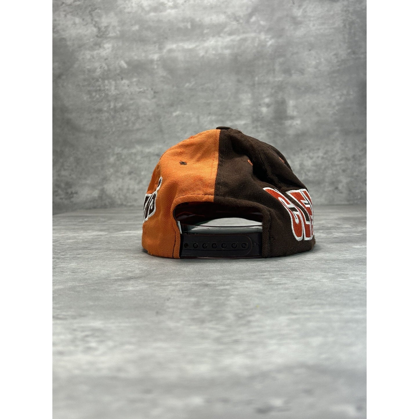 Vintage 90s Cleveland Browns NFL Embroidered Logo Two Tone Snapback Hat OSFA