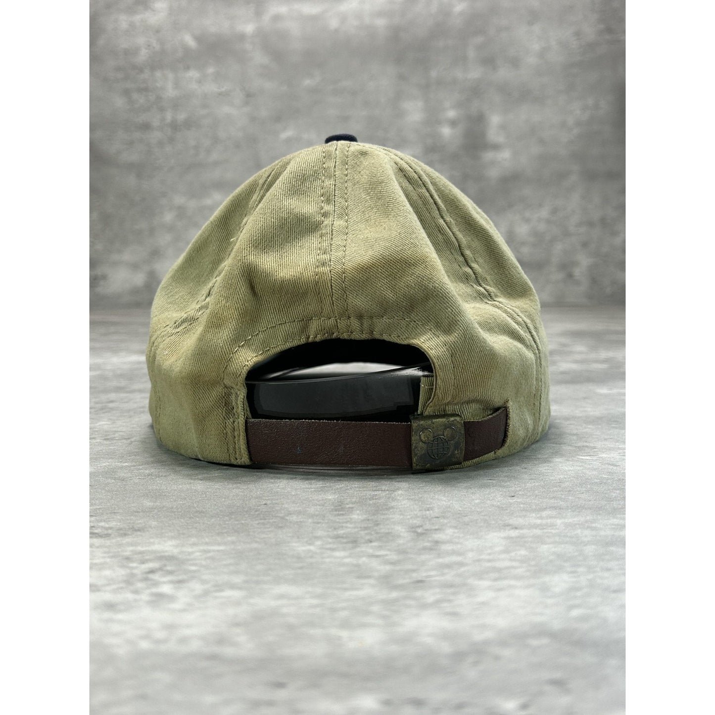 Vintage Disney Golf Embroidered Crest Logo Strapback Hat OSFA Beige