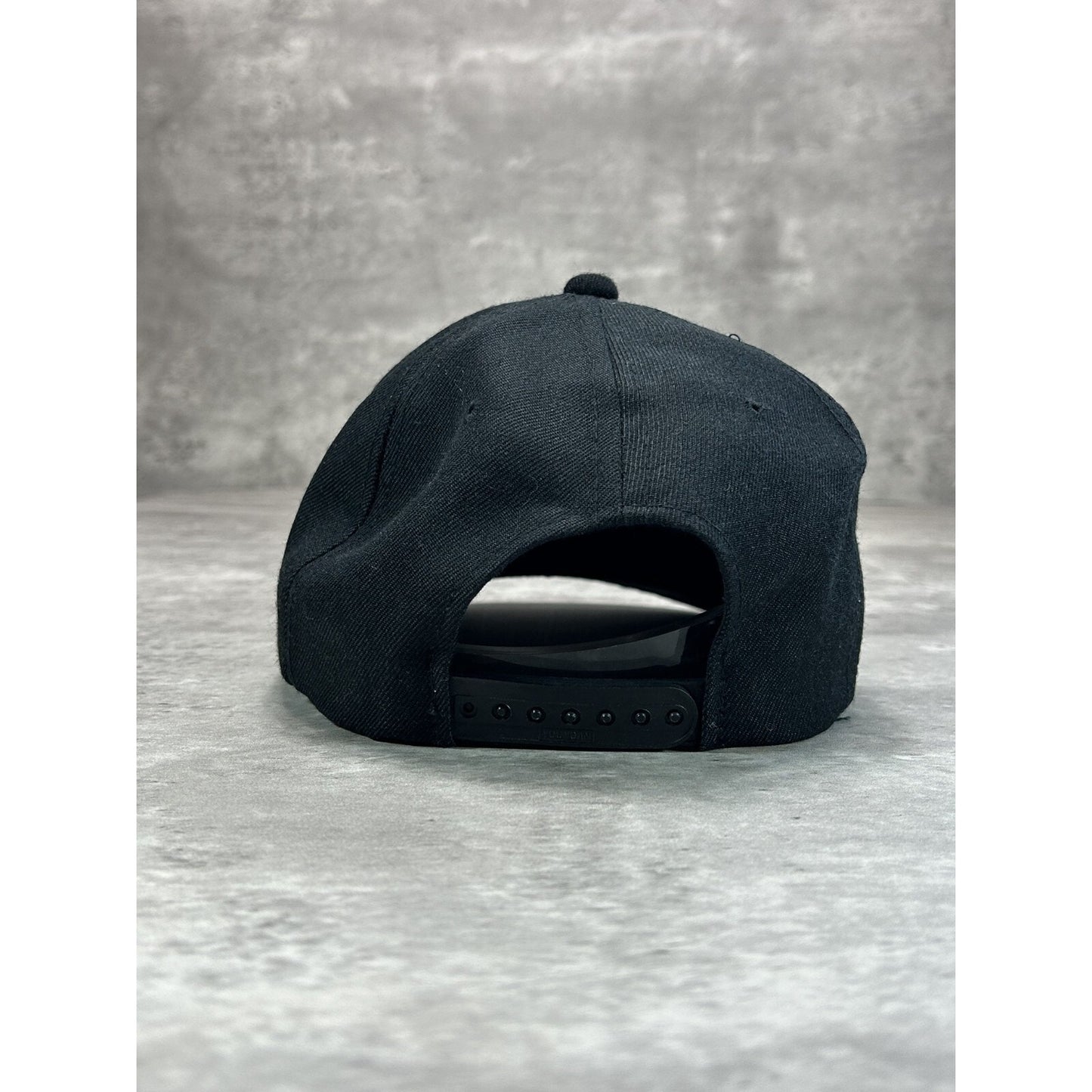 Vintage Moosejaw Embroidered Spellout Logo Snapback Hat OSFA Black