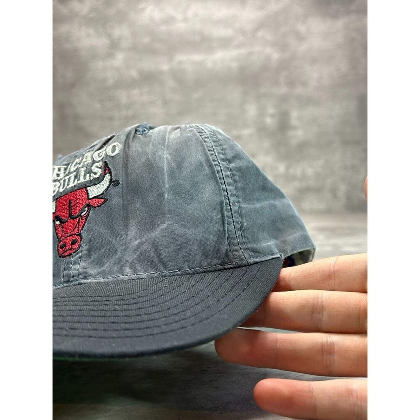 Vintage 90s Chicago Bulls NBA Embroidered Logo Starter Nylon Snapback Hat OSFA