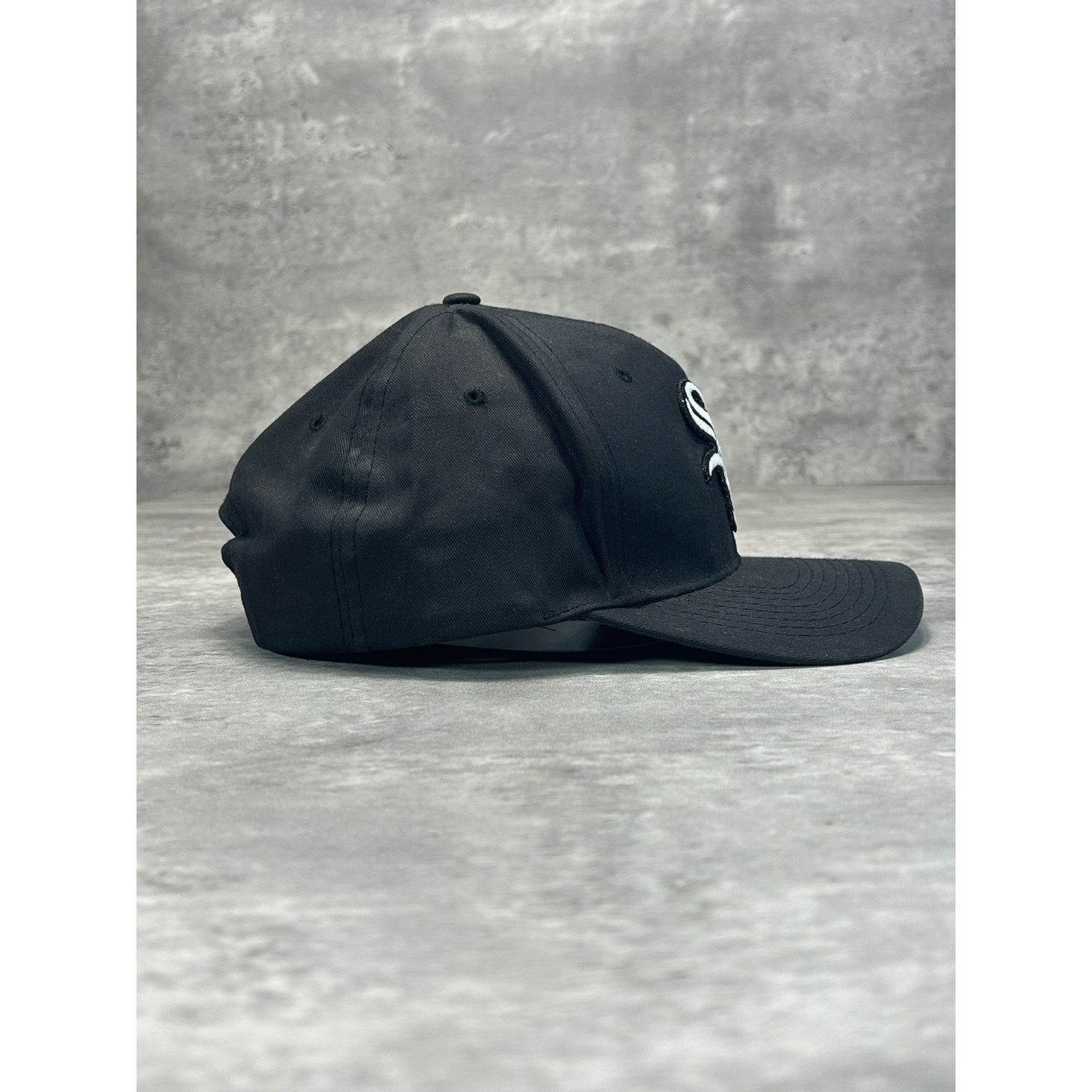 Vintage 90s Chicago White Sox MLB Embroidered Logo Baseball Snapback Hat OSFA
