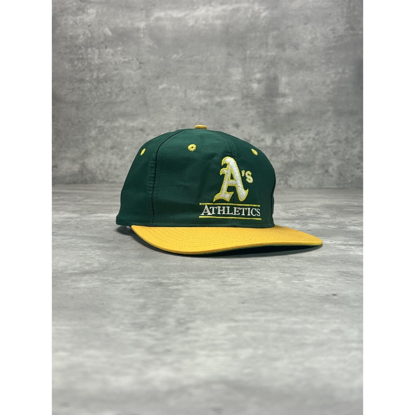 Vintage 90s Oakland Athletics MLB Embroidered Logo Snapback Hat OSFA