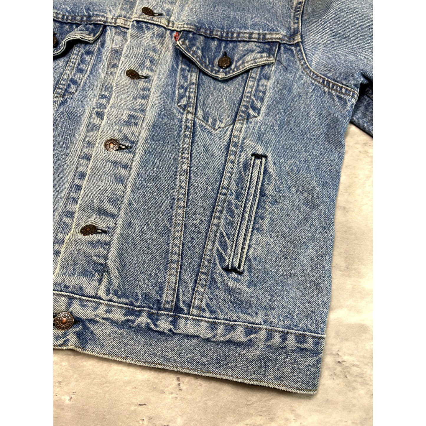 Vintage 80s Levis Red Tab Medium Wash Denim Type 3 Trucker Jacket Size 44R Medium