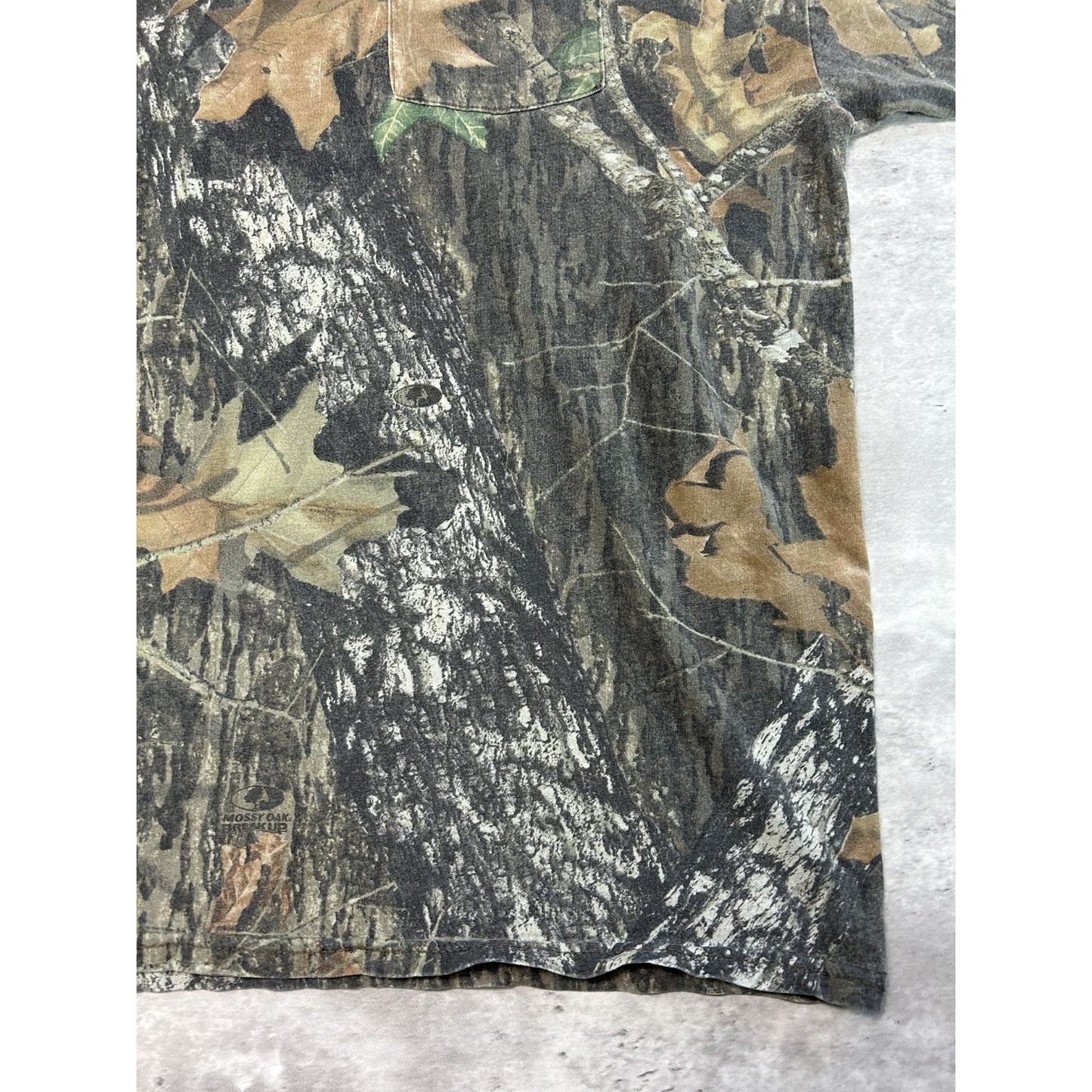 Vintage Mossy Oak Break Up Tree Camo Hunting Pocket T-Shirt Size XL