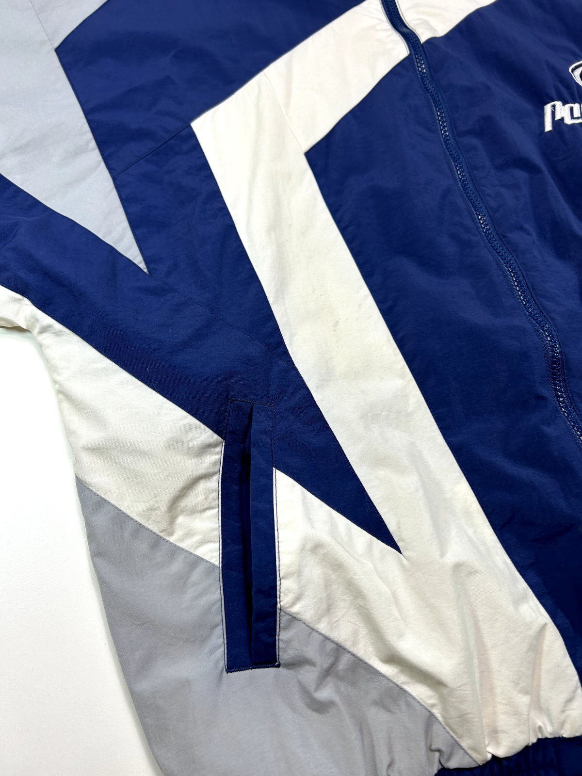Vintage Penn State Nittany Lions NCAA Nylon Windbreaker Starter Jacket Size Medium