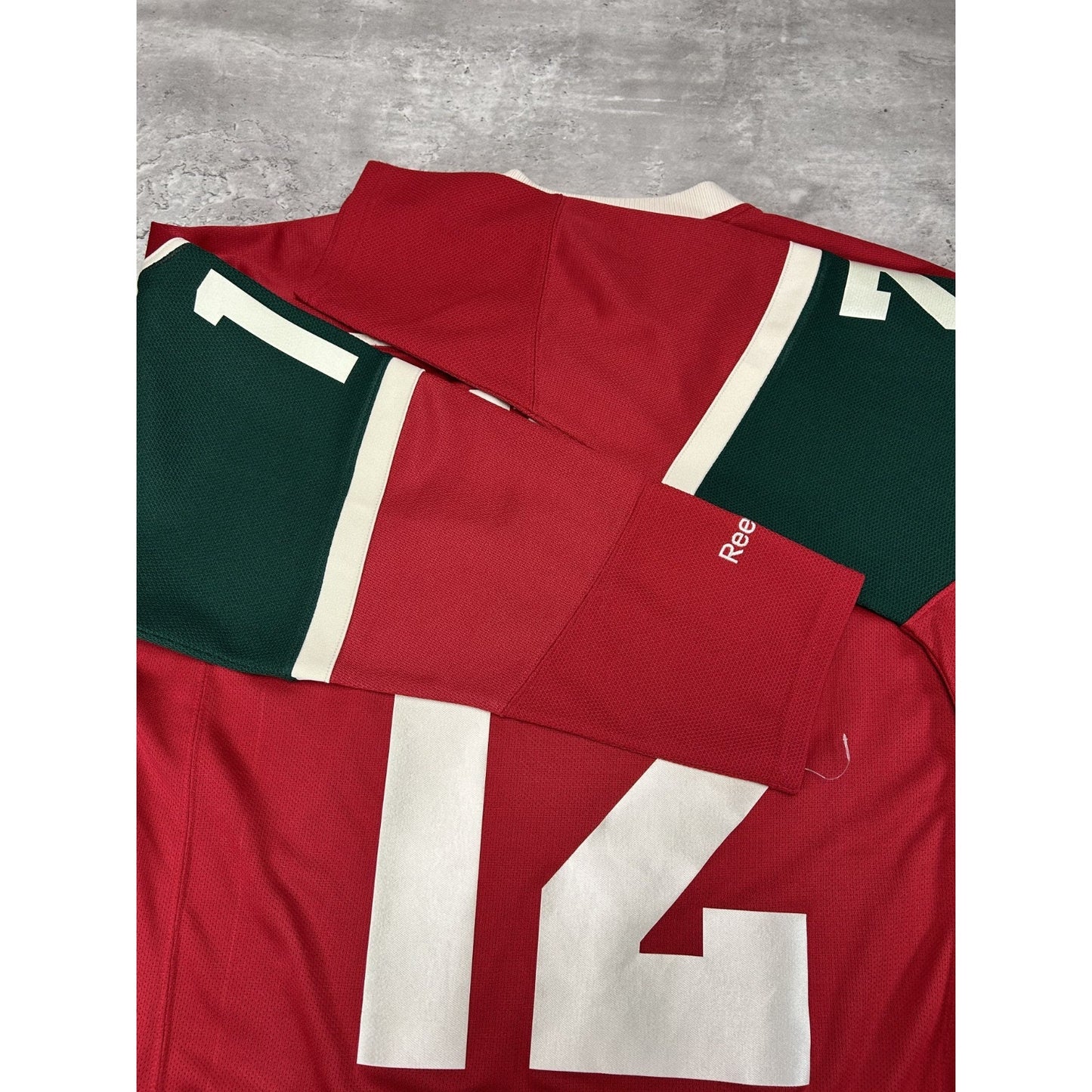 Eric Staahl #12 Minnesoa Wild Embroidered Patch Reebok Hockey Jersey Size Medium