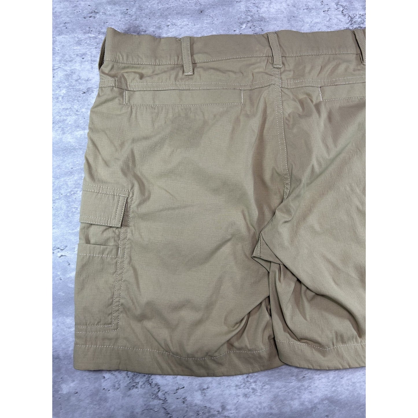 Womens Carhartt Straight Fit Nylon Workwear Cargo Shorts Size 37 Beige