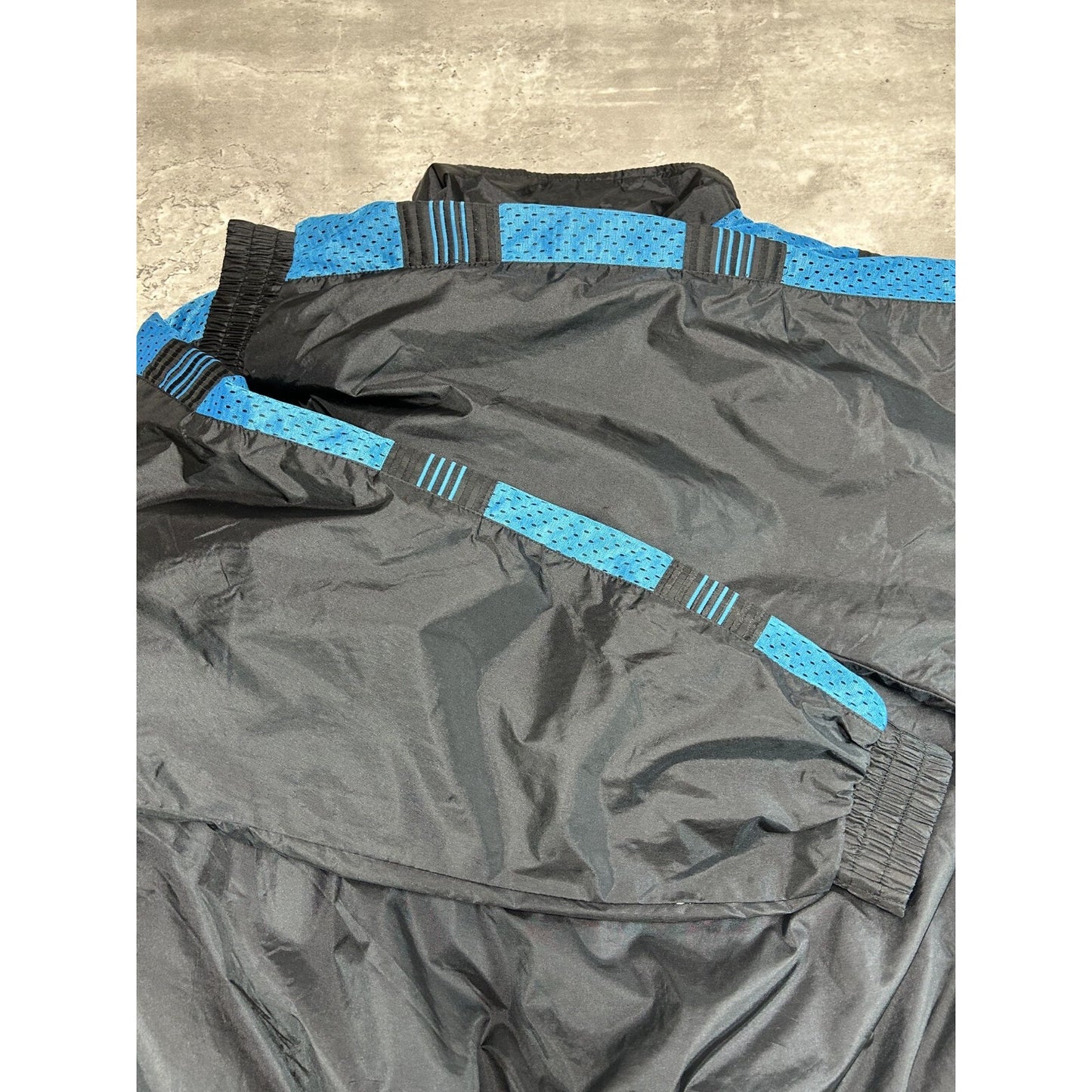Vintage 90s Carolina Panthers NFL Pro Player Nylon Windbreaker Jacket Size XXL