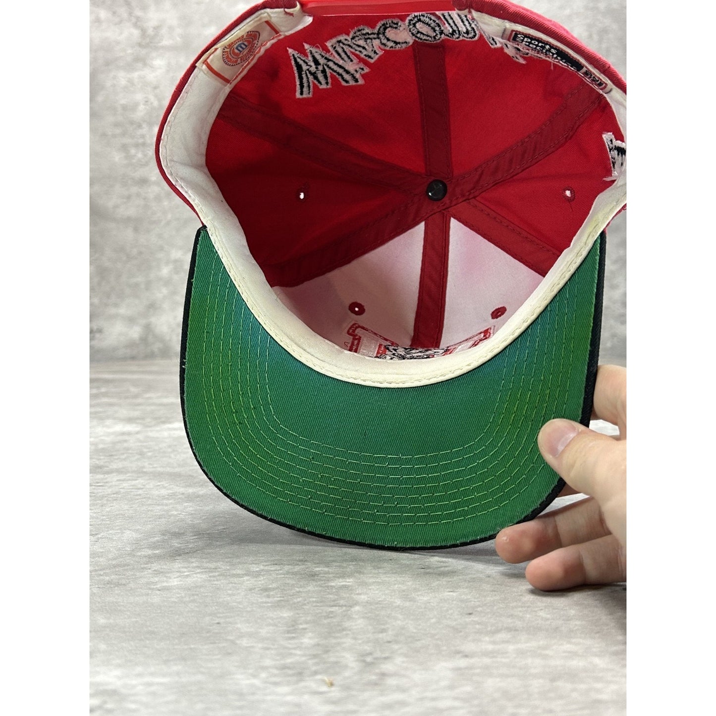 VTG 90s Wisconsin Badgers NCAA Sports Specialties Back Script Snapback Hat OSFA