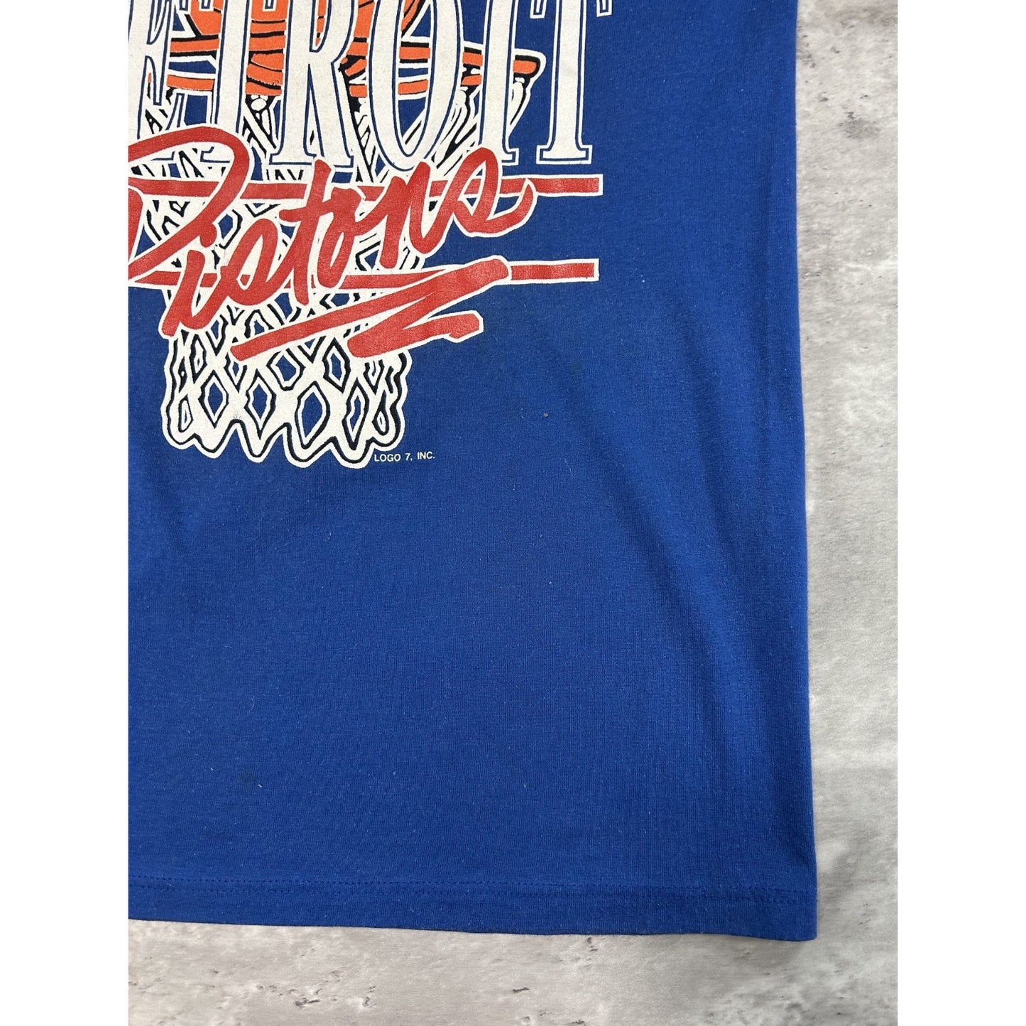 Vintage 80s/90s Detroit Pistons NBA Basketball Graphic T-Shirt Size Medium