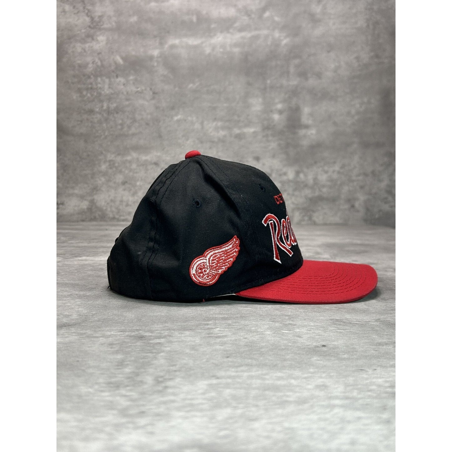Vintage 90s Detroit Red Wings NHL Sports Specialties Script Snapback Hat OSFA