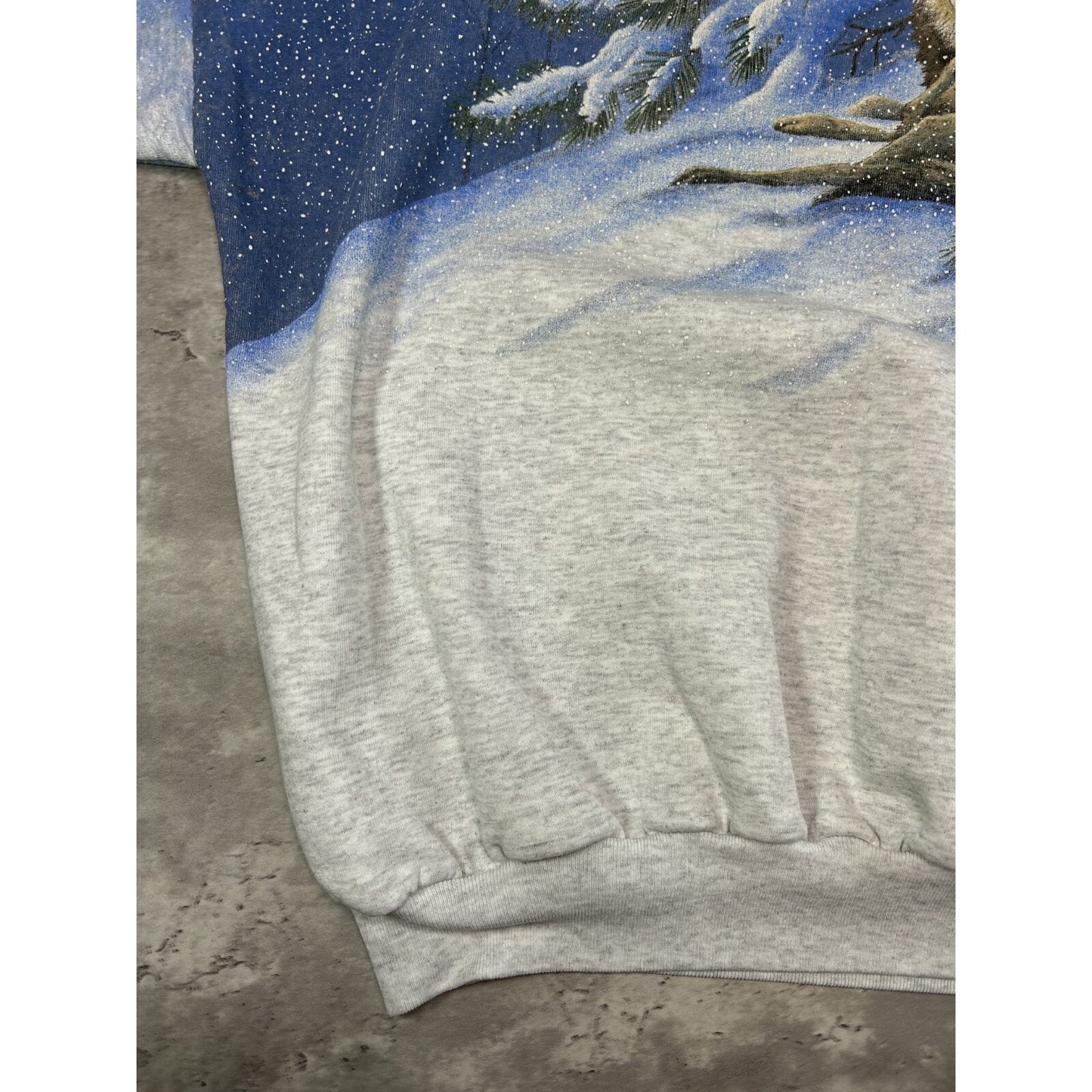 Vintage 90s Wolf Winter Landscape All Over Print Graphic Sweatshirt Size Large