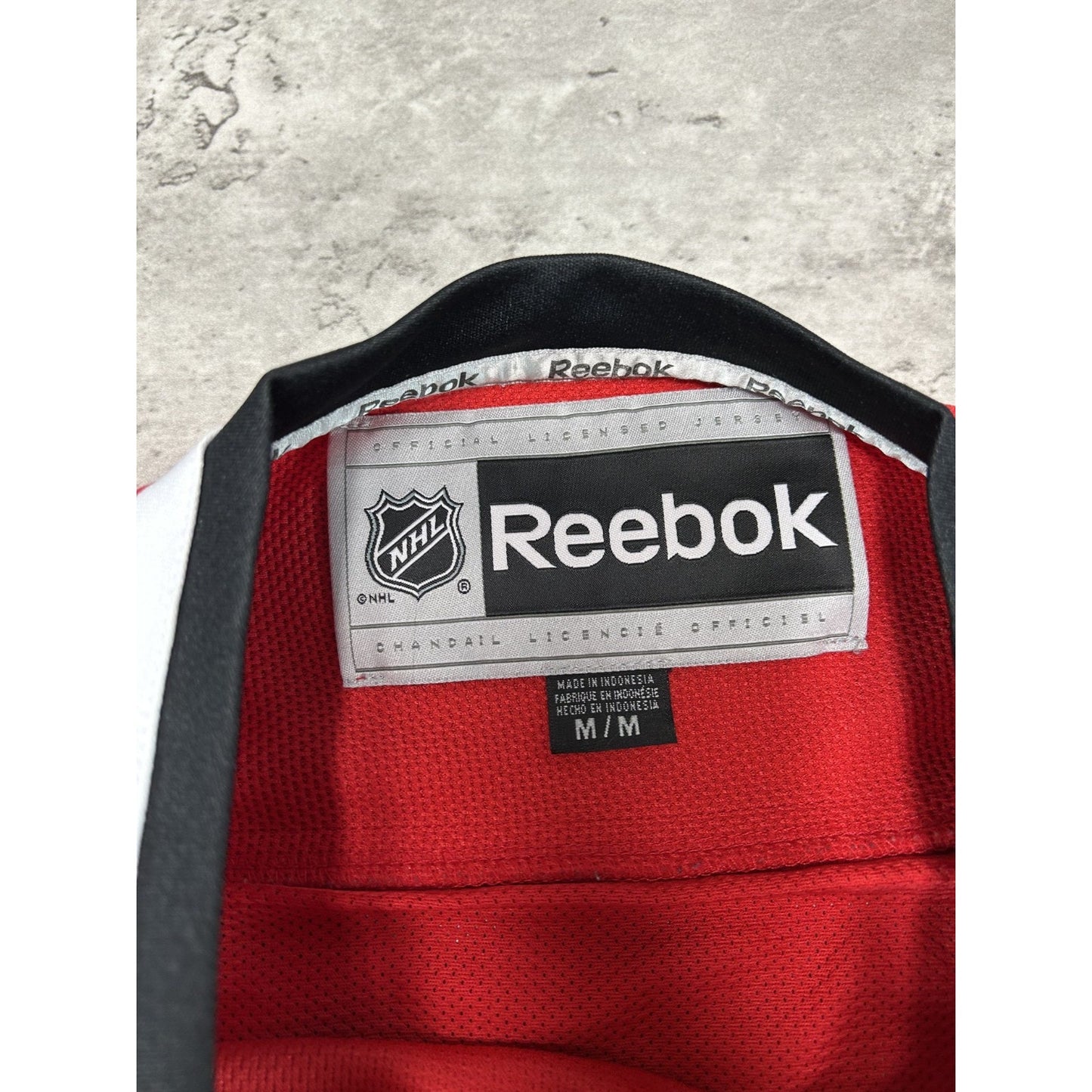 Johnathan Towes #19 Chicago Blackhawks NHL Reebok Hockey Jersey Size Medium